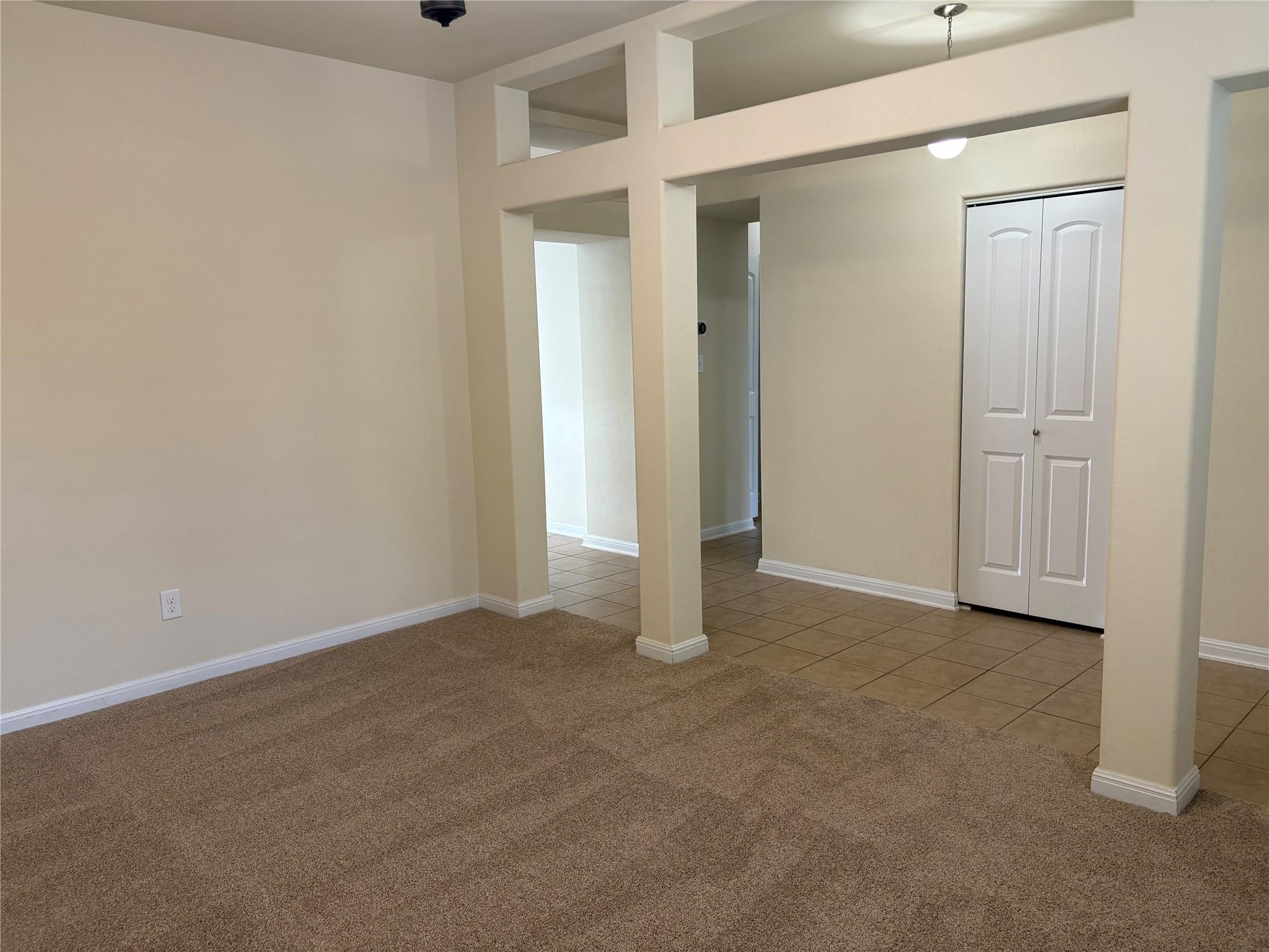 1076 Sanders — photo 4