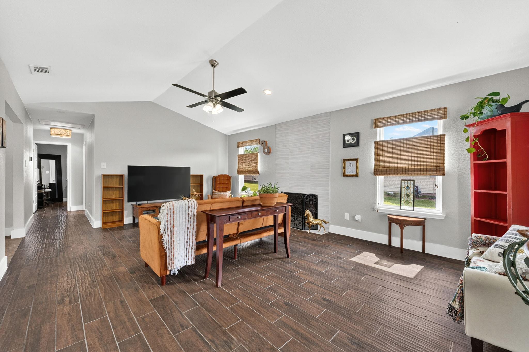 12212 Mustang DR — photo 3