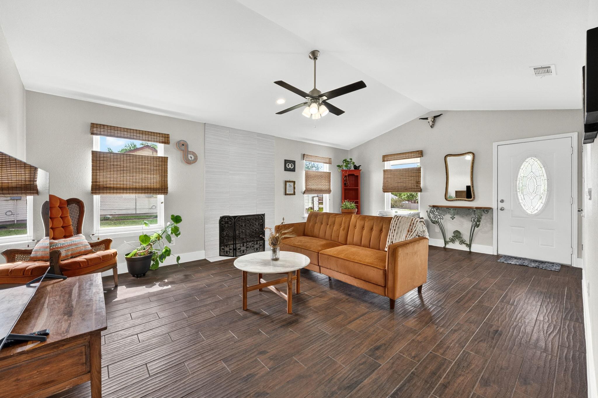12212 Mustang DR — photo 4