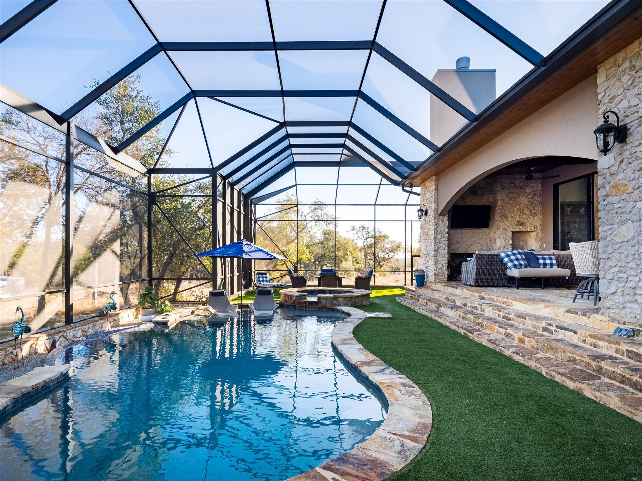 435 Gardenia DR — photo 3