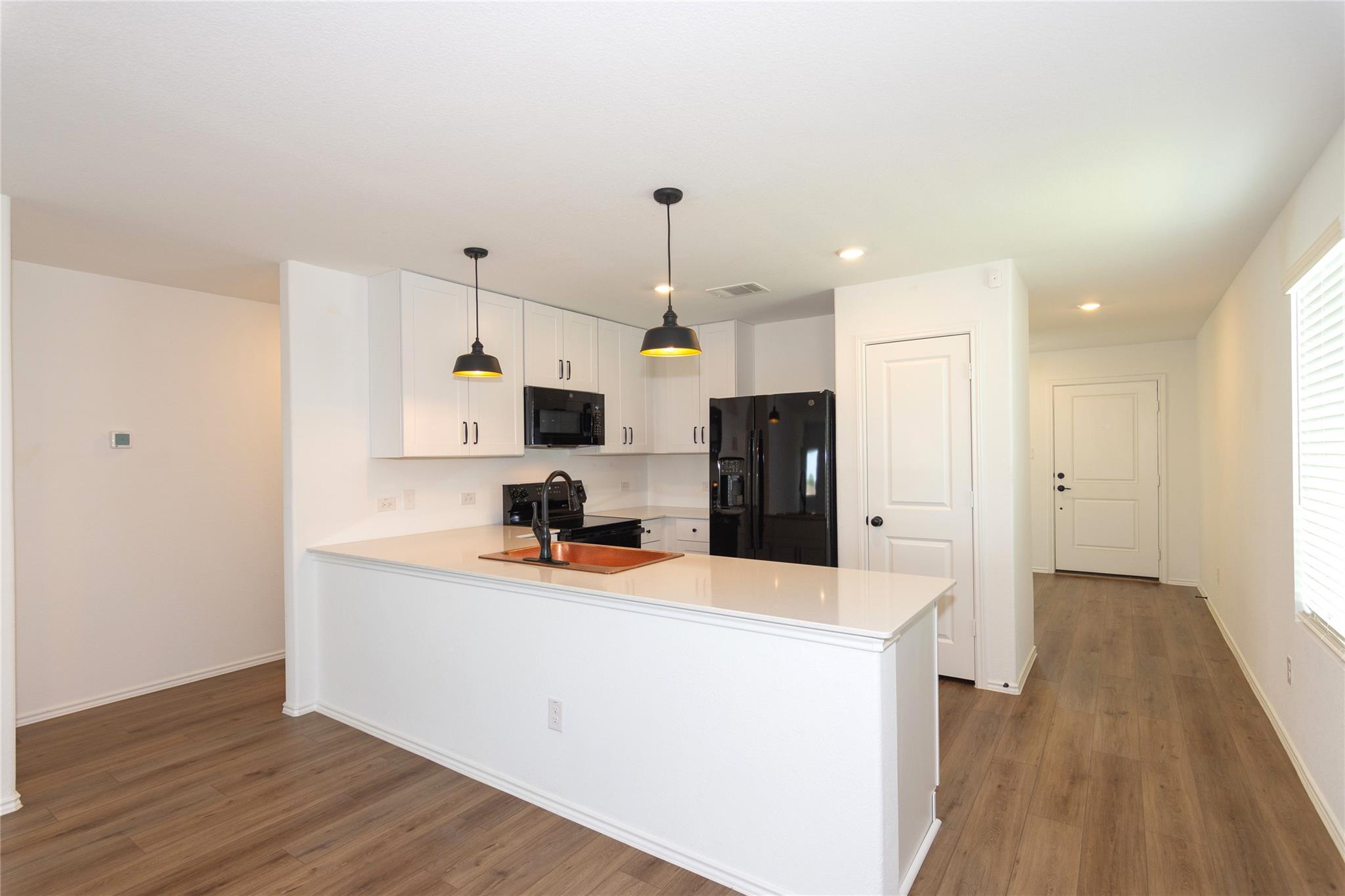 548 Rancho Del Cielo LOOP — photo 4