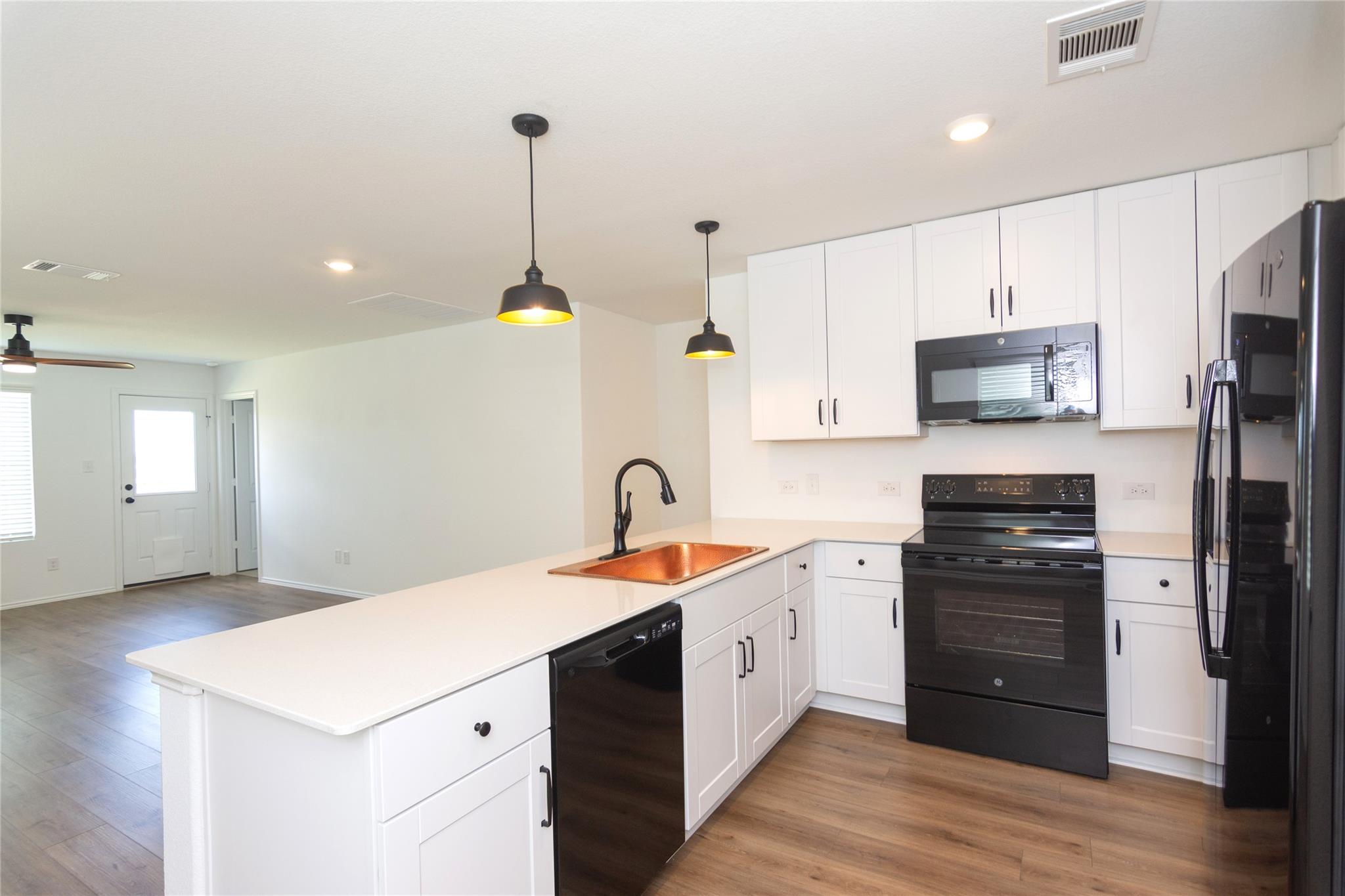 548 Rancho Del Cielo LOOP — photo 5
