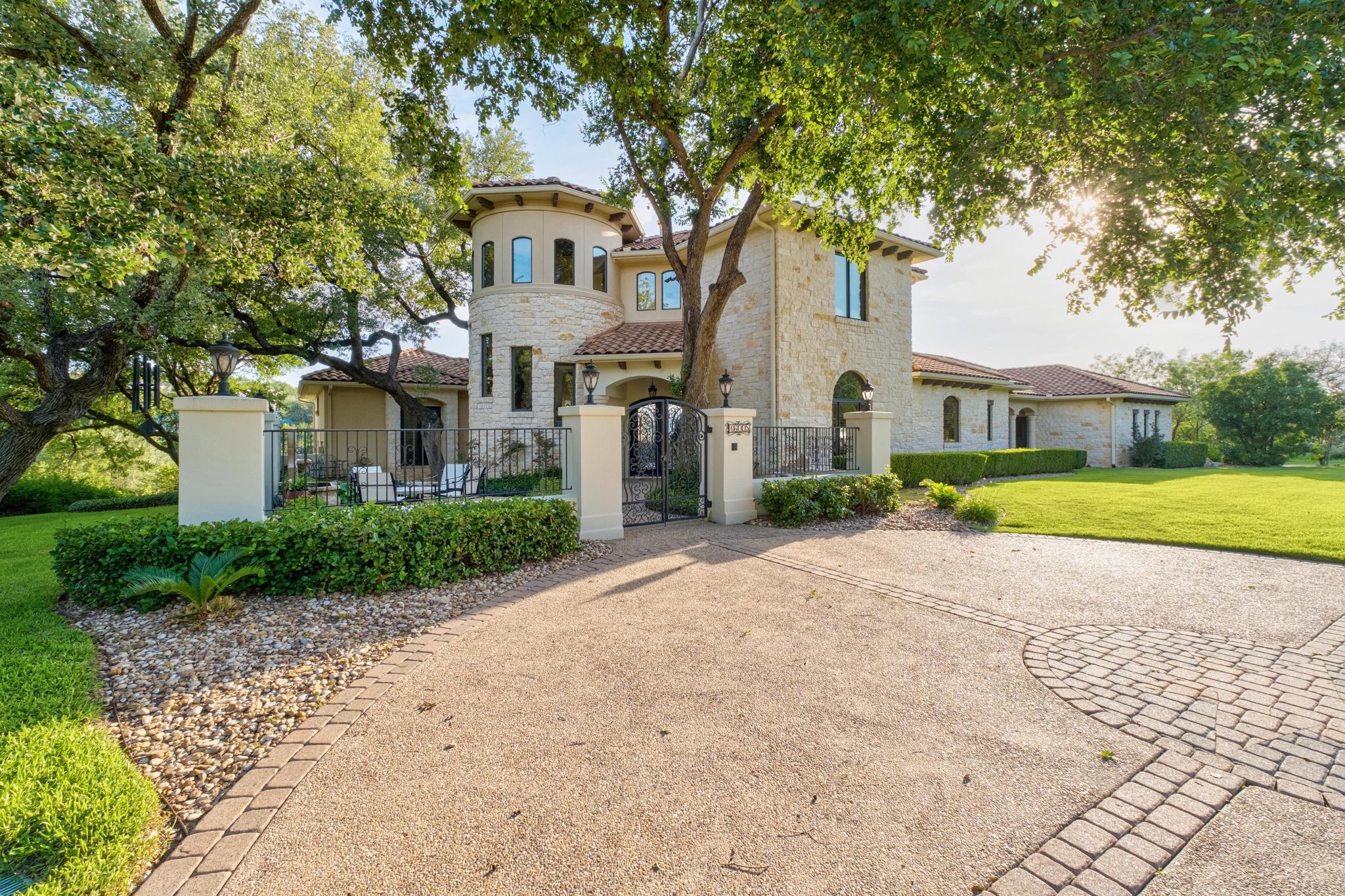 16005 Chateau Ave — photo 4