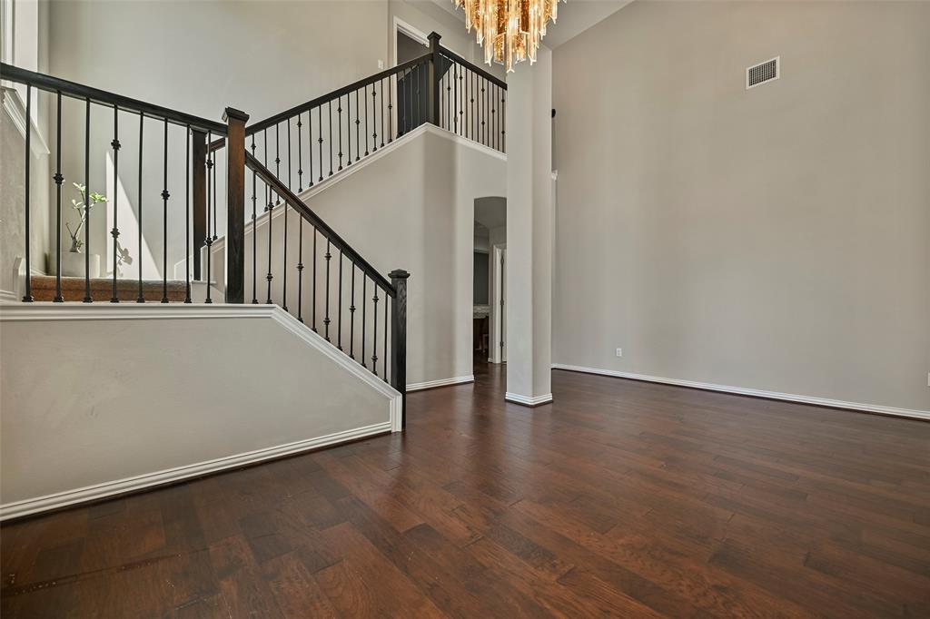 260 Norcia LOOP — photo 4