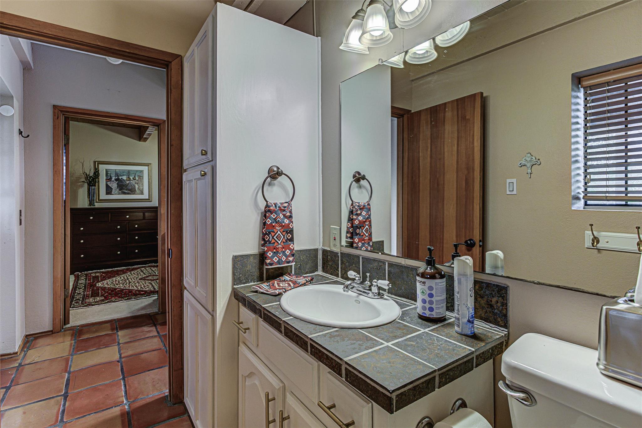 401 Lake Point DR — photo 4