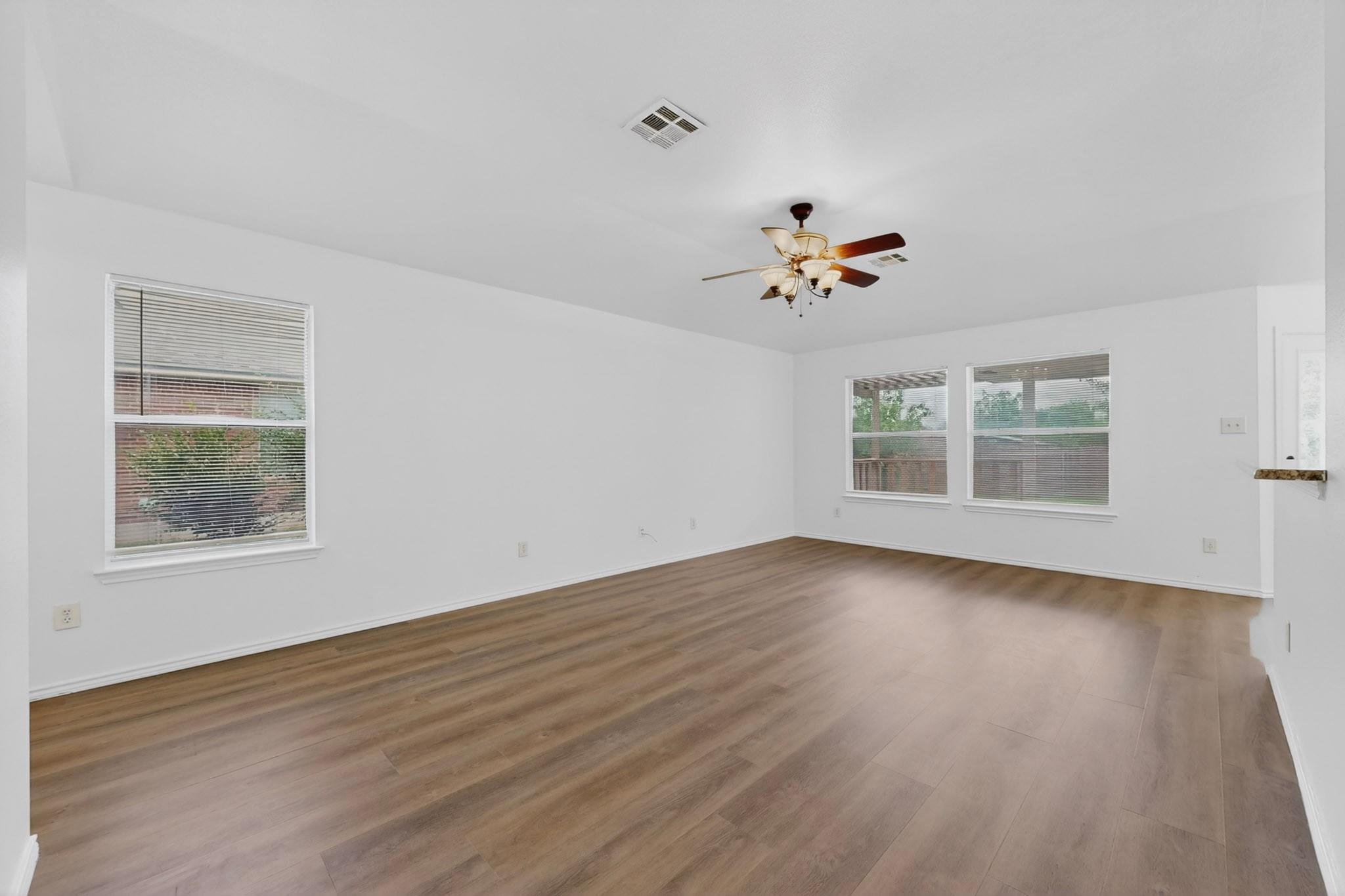3105 Clinton PL — photo 5