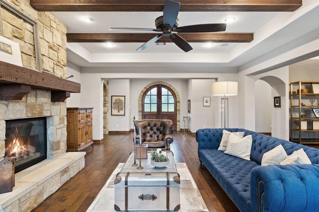 272 Whitney Woods CIR — photo 3