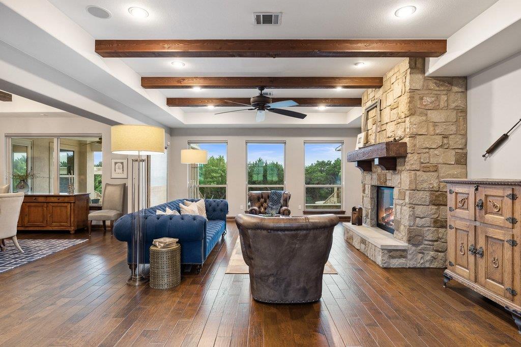 272 Whitney Woods CIR — photo 4