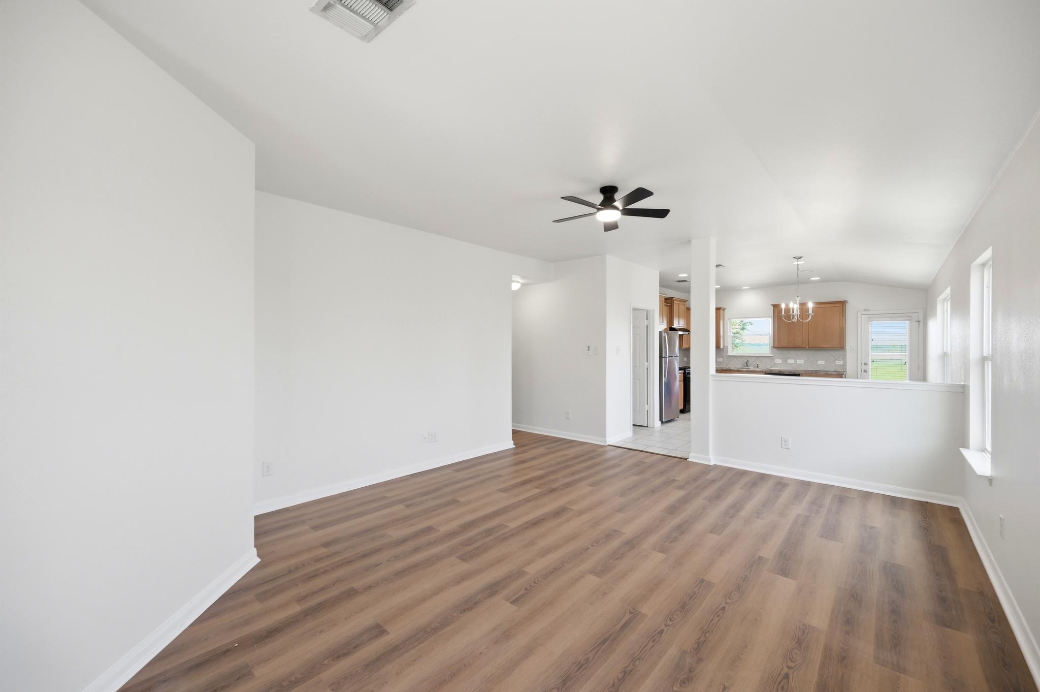 209 Hoya LN — photo 3