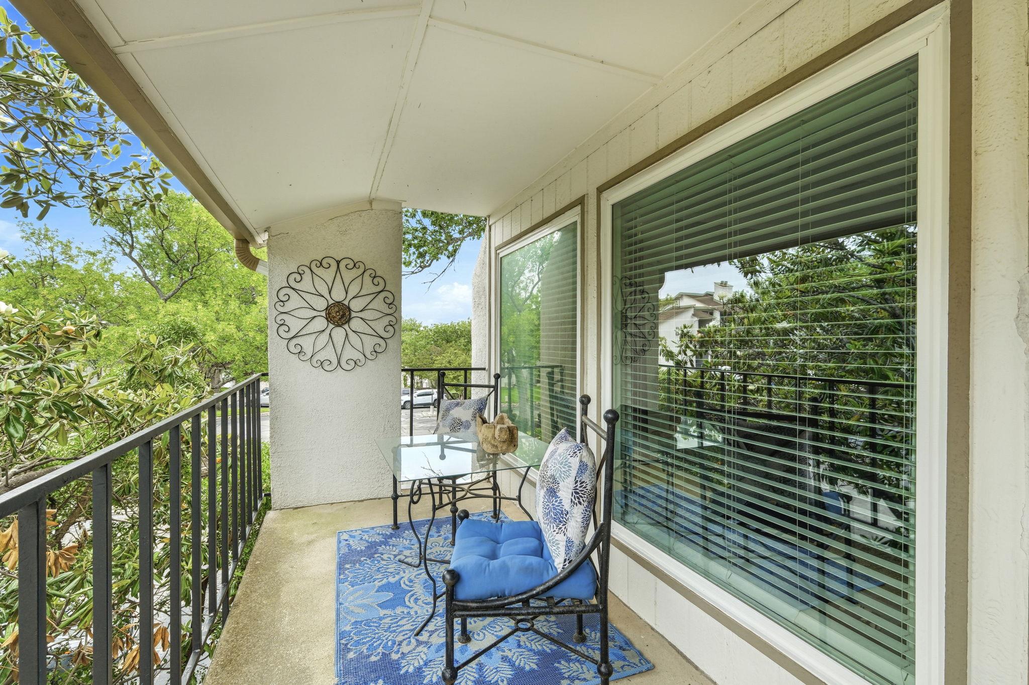 6910 Hart LN #912 — photo 3