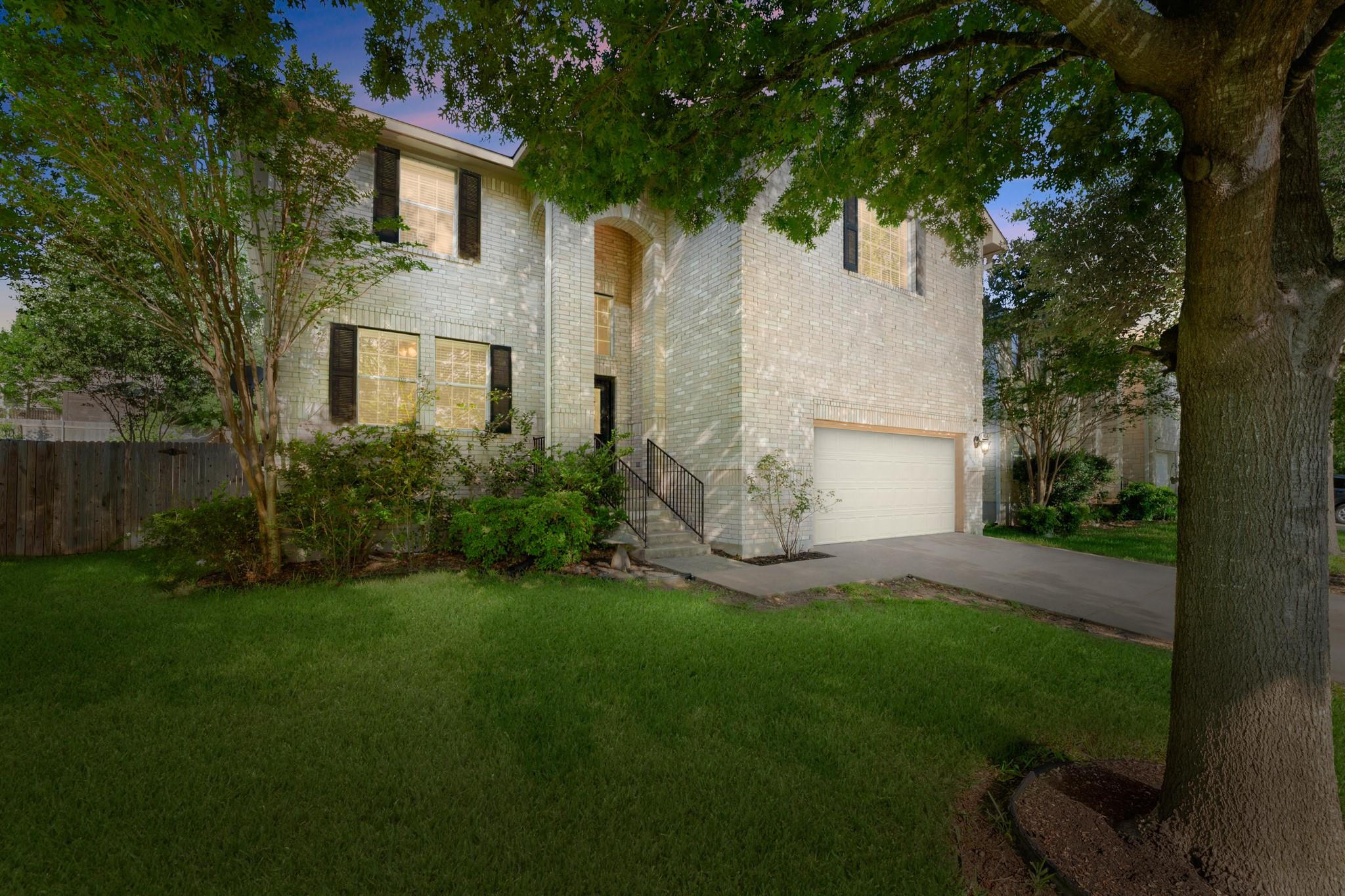 411 Olmos DR — photo 3