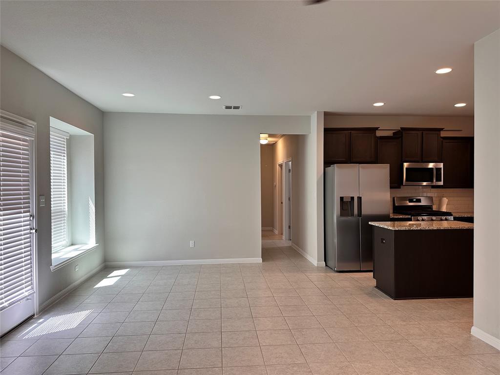 137 Rustic Glen DR — photo 4