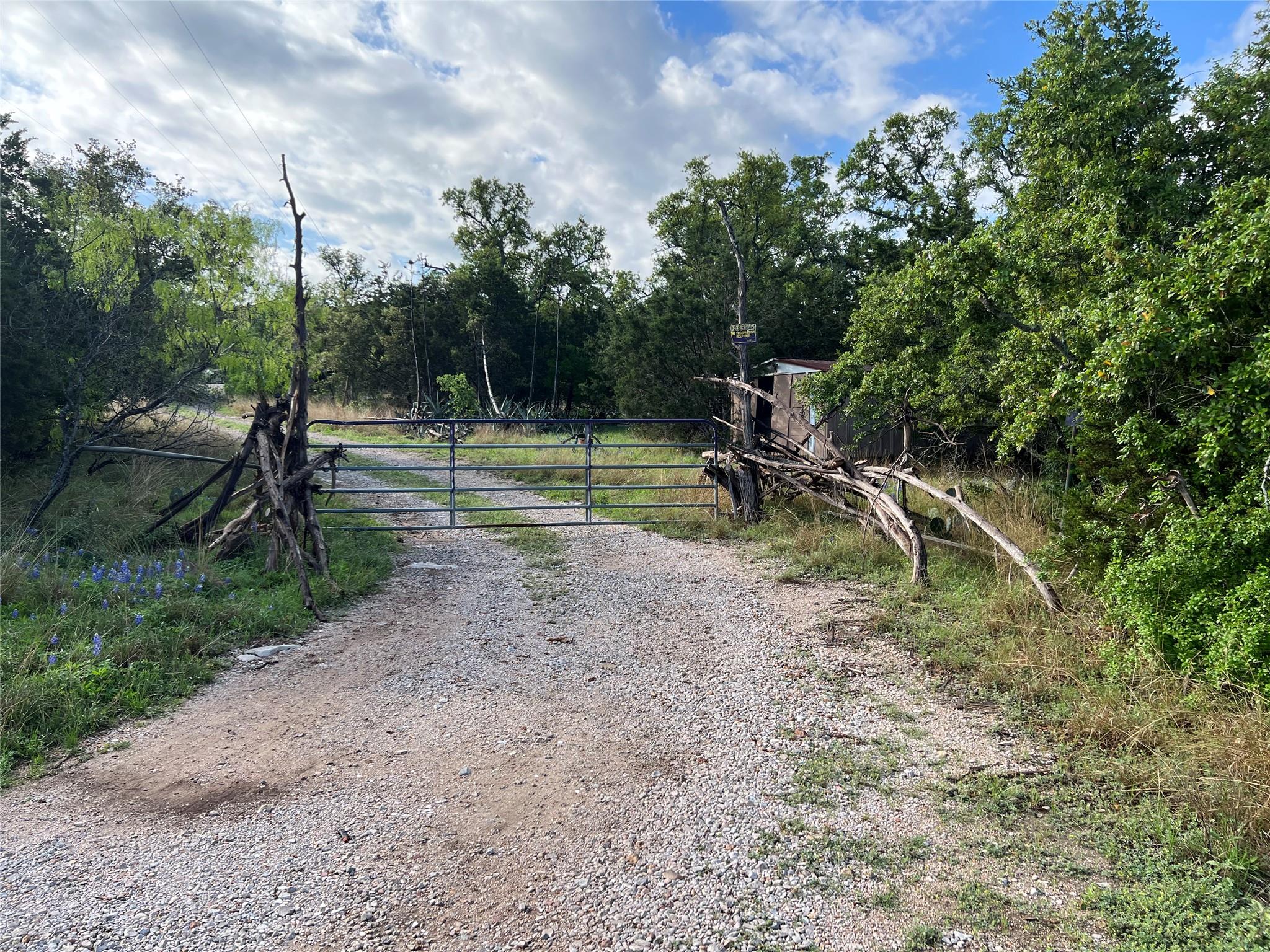 220 Rocky RD
