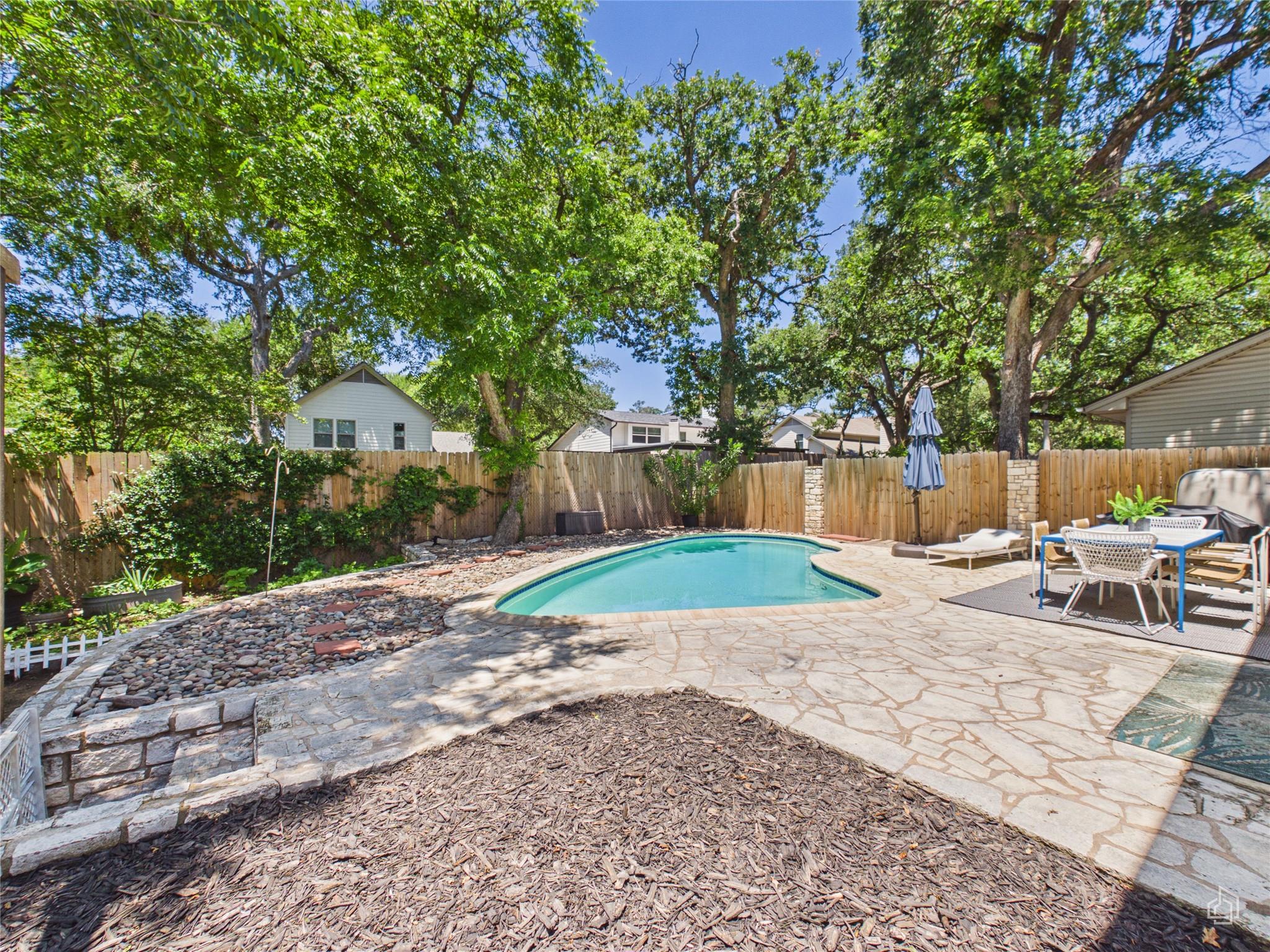 6503 Shiner ST — photo 3