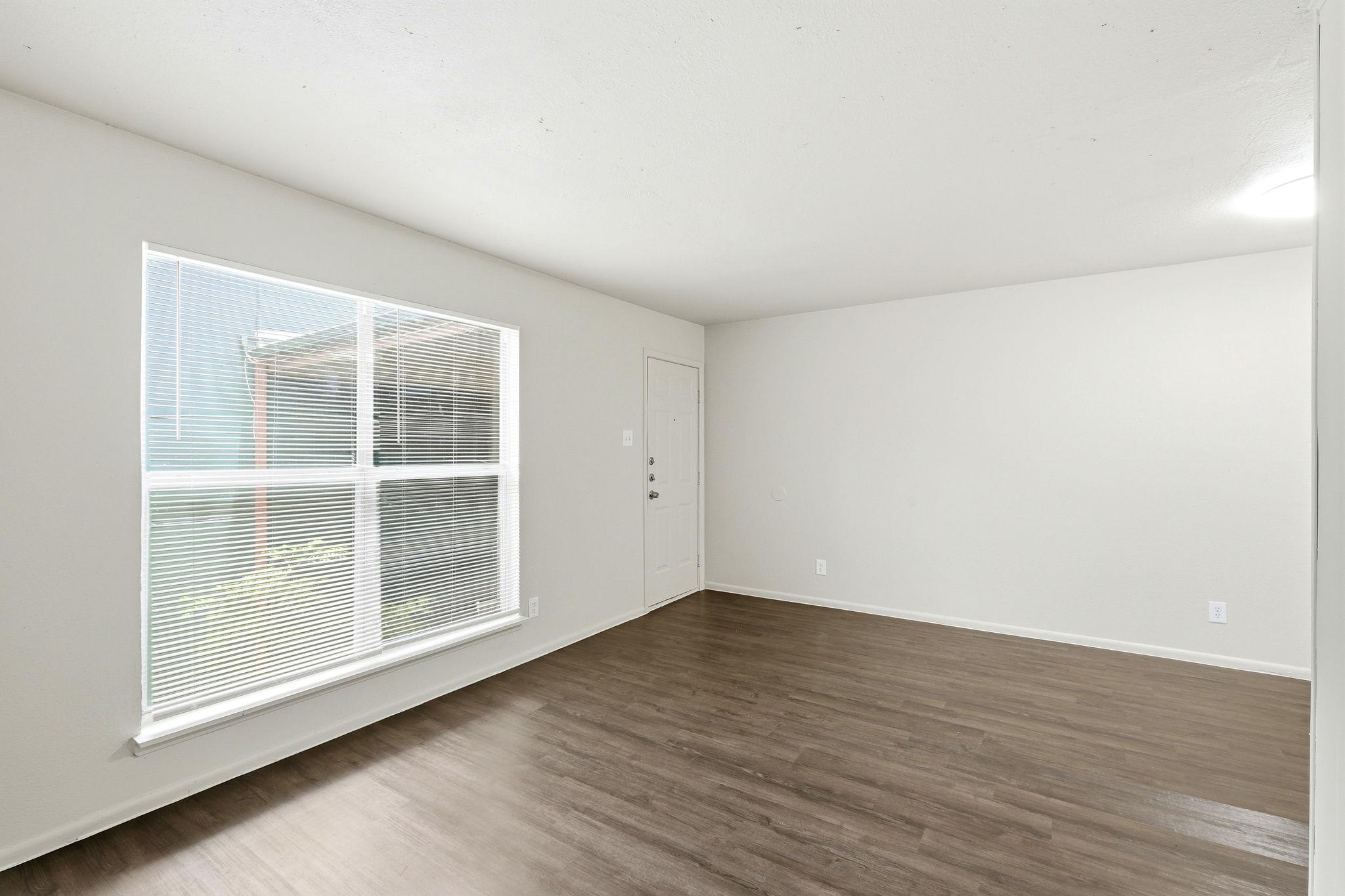 2319 Greenfield PKWY #210 — photo 3