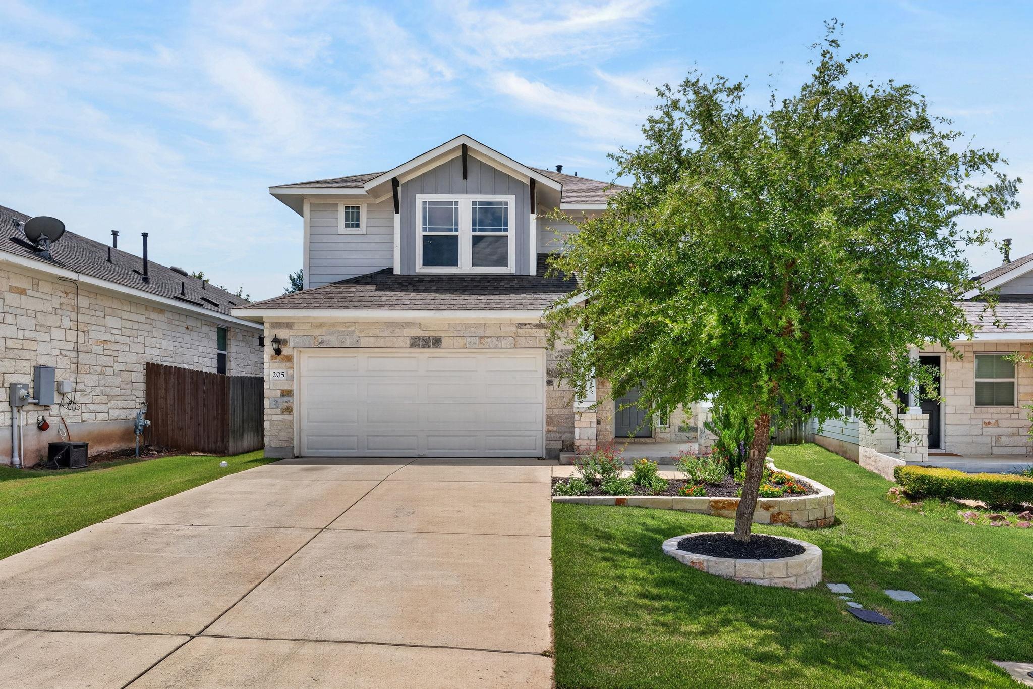 205 Oakstone DR — photo 3