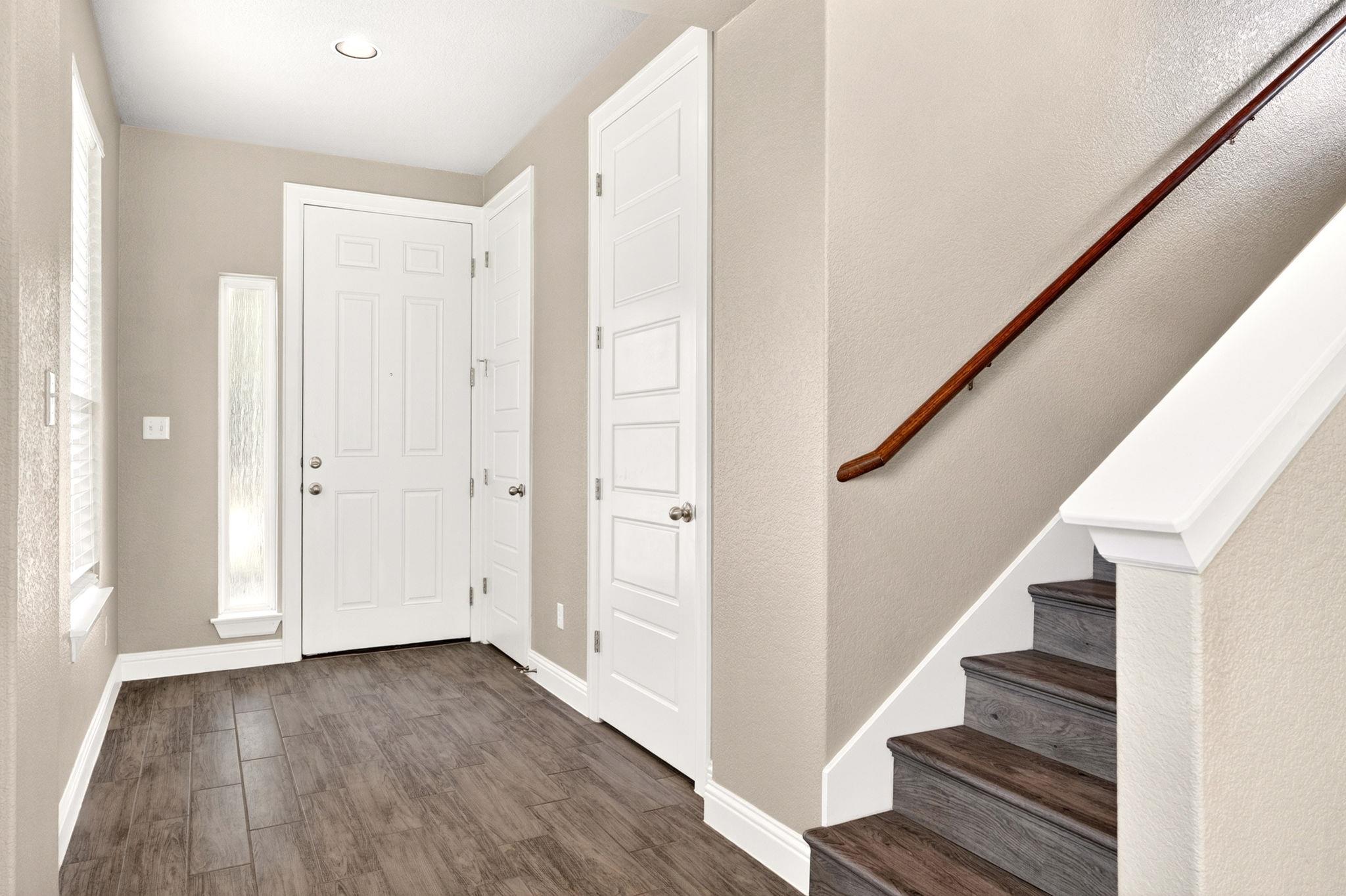 205 Oakstone DR — photo 4