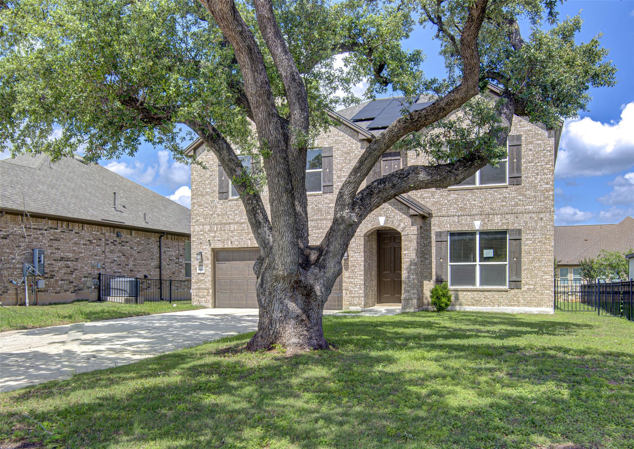 1004 Desaix DR — photo 3