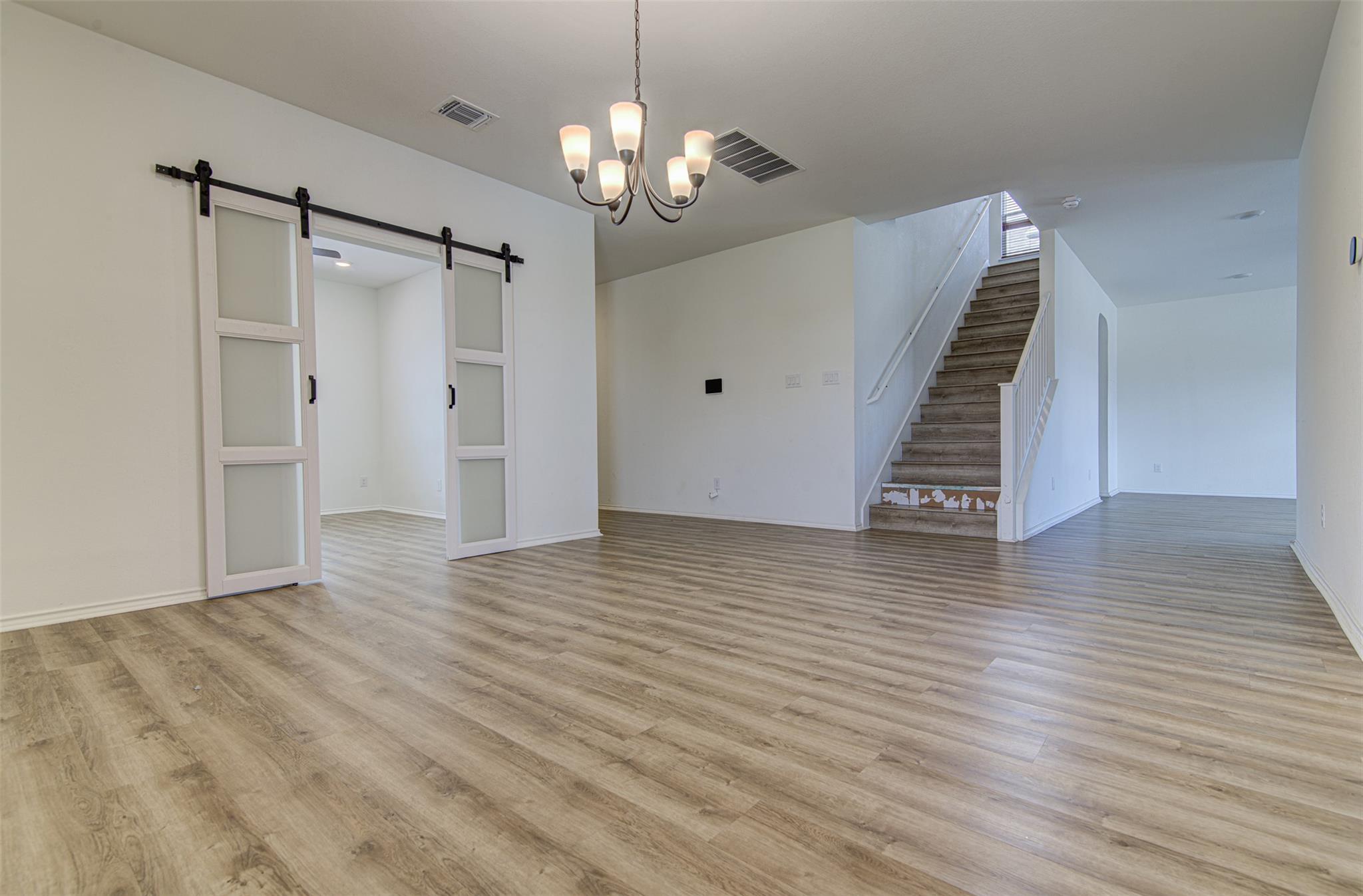 1004 Desaix DR — photo 5