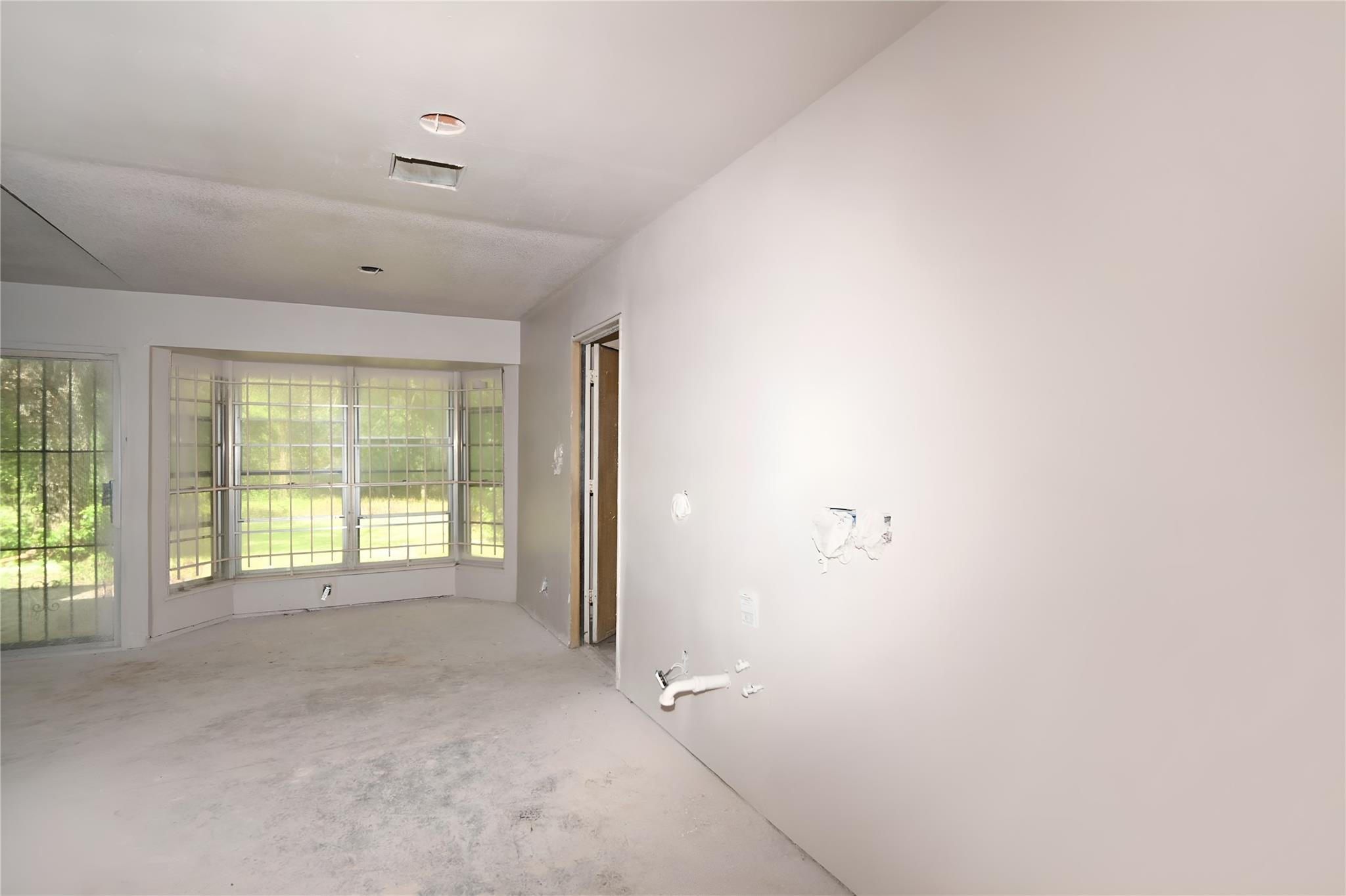 4614 Bundyhill DR — photo 5