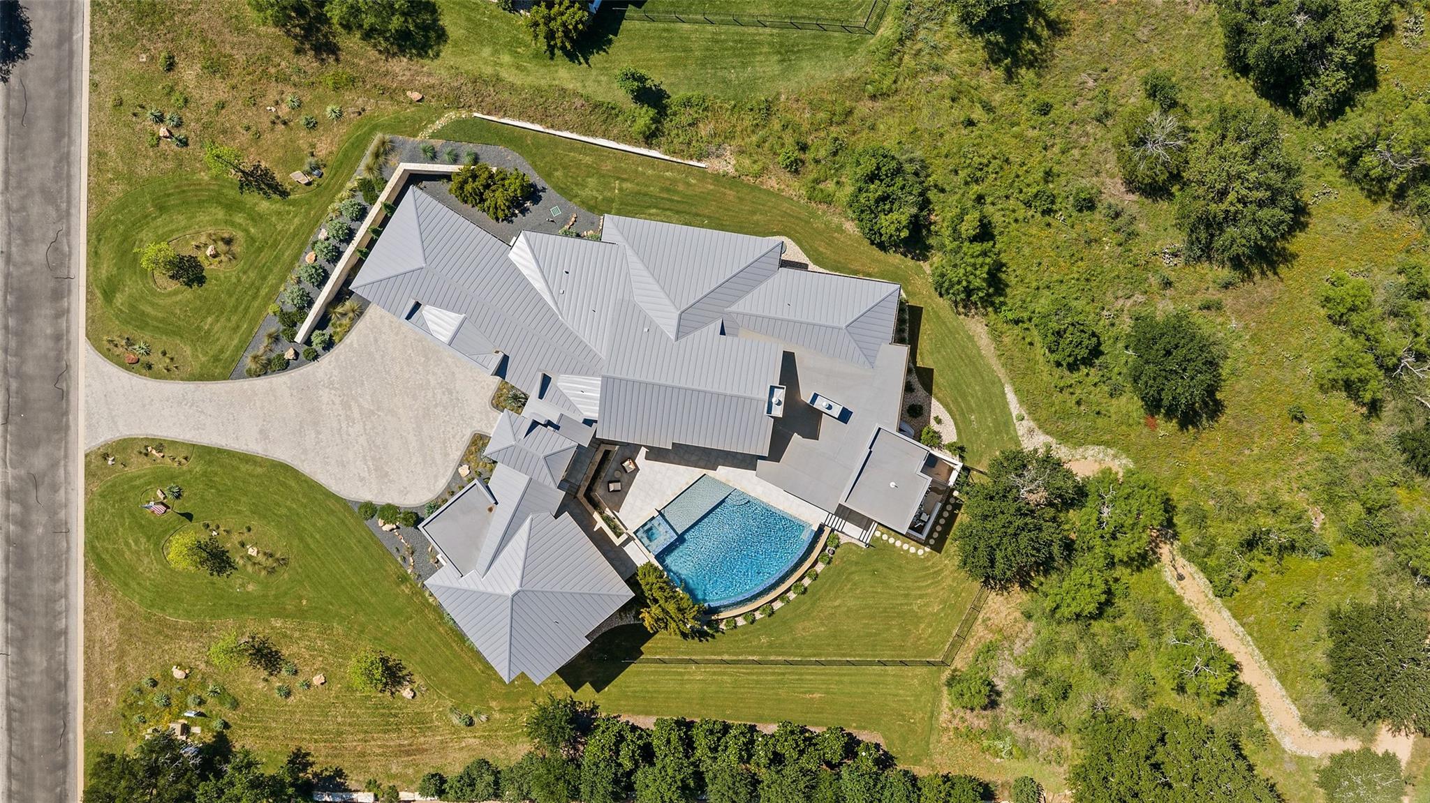 612 Overlook PKWY — photo 4
