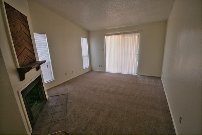 1906 West LOOP #D — photo 3
