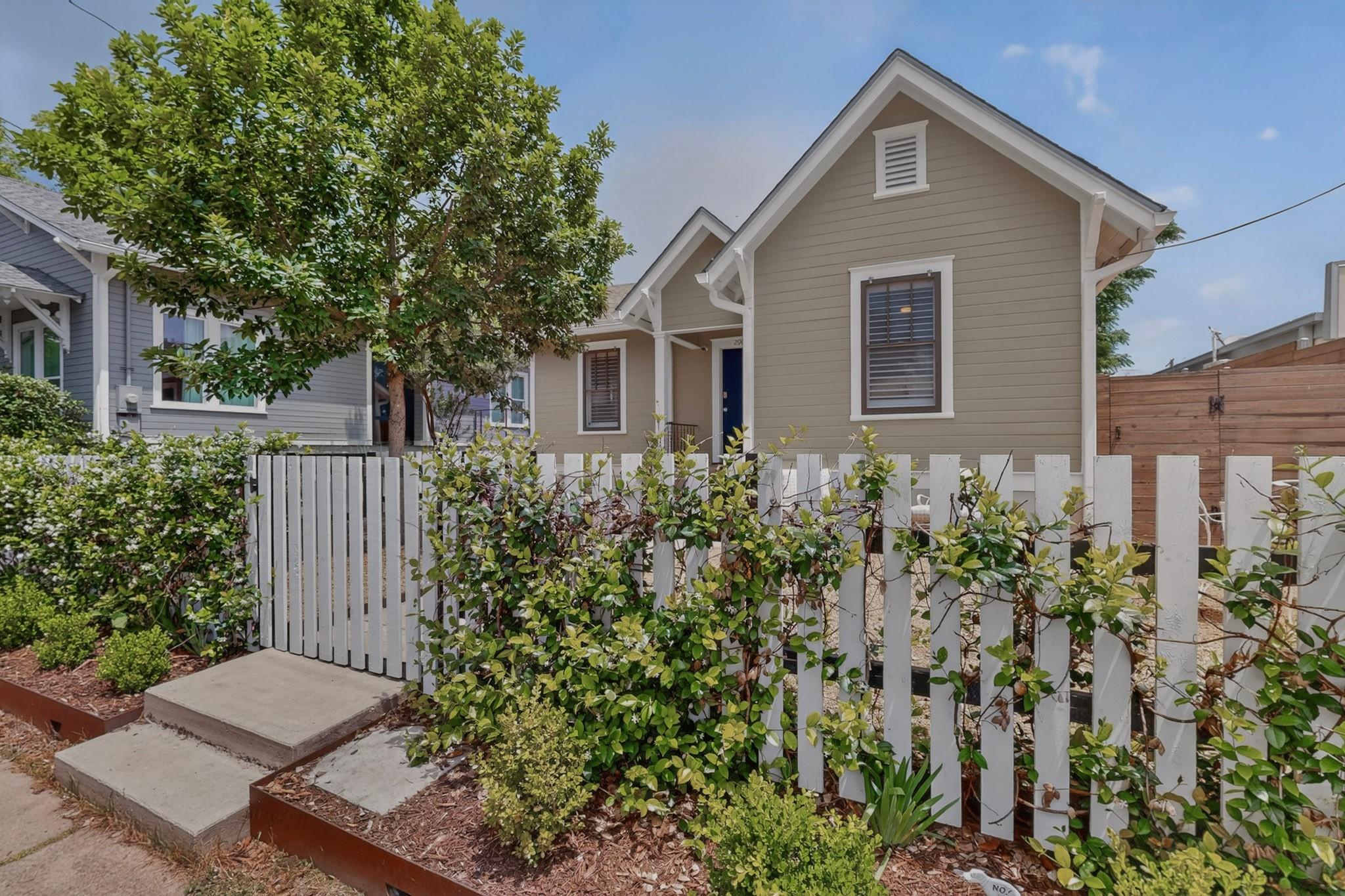 2905 Rio Grande ST — photo 3