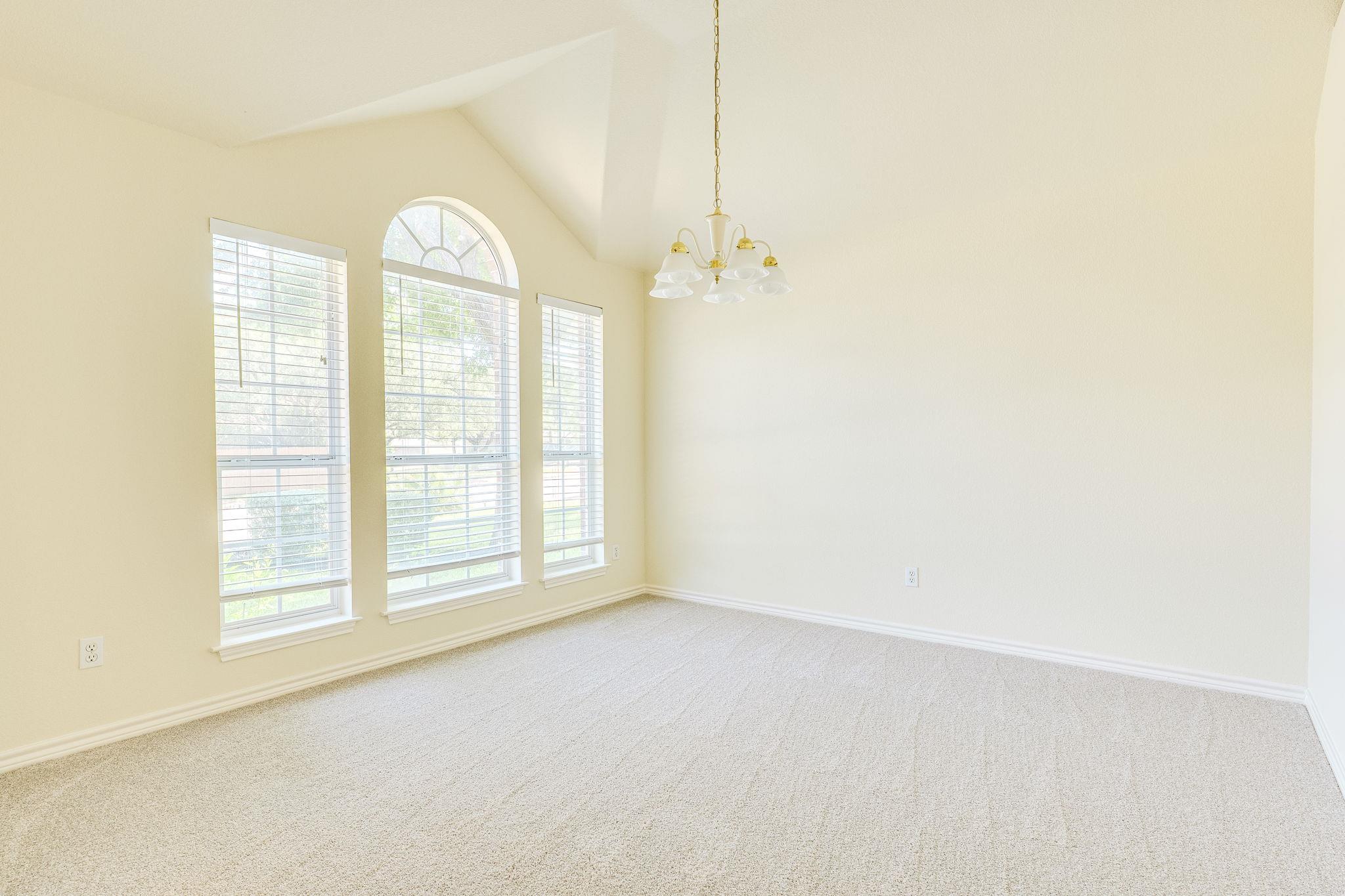 111 Arrowhead LN — photo 3