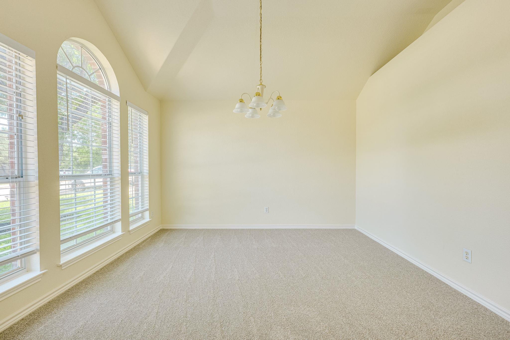 111 Arrowhead LN — photo 5