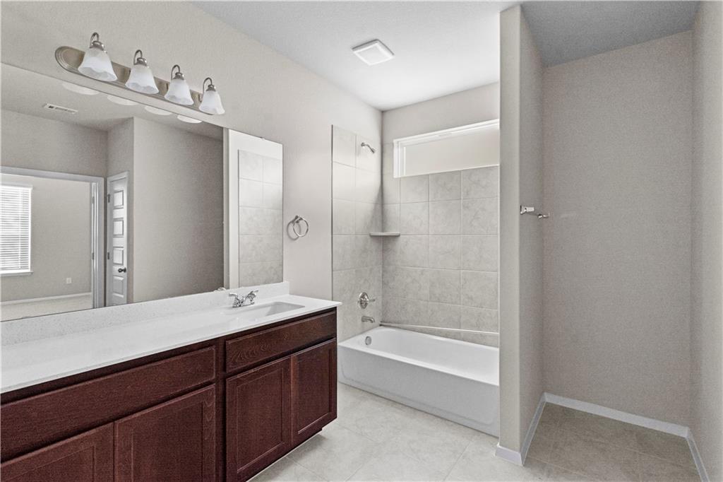 124 Fabion ST — photo 4