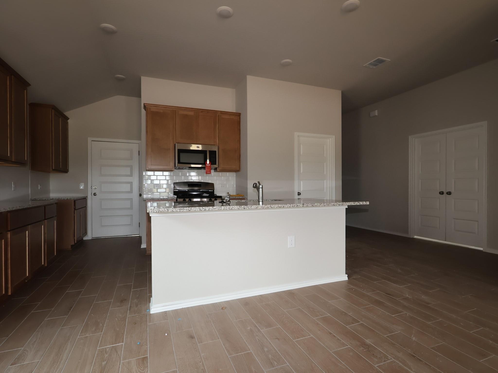 7408 Pullman CV — photo 4