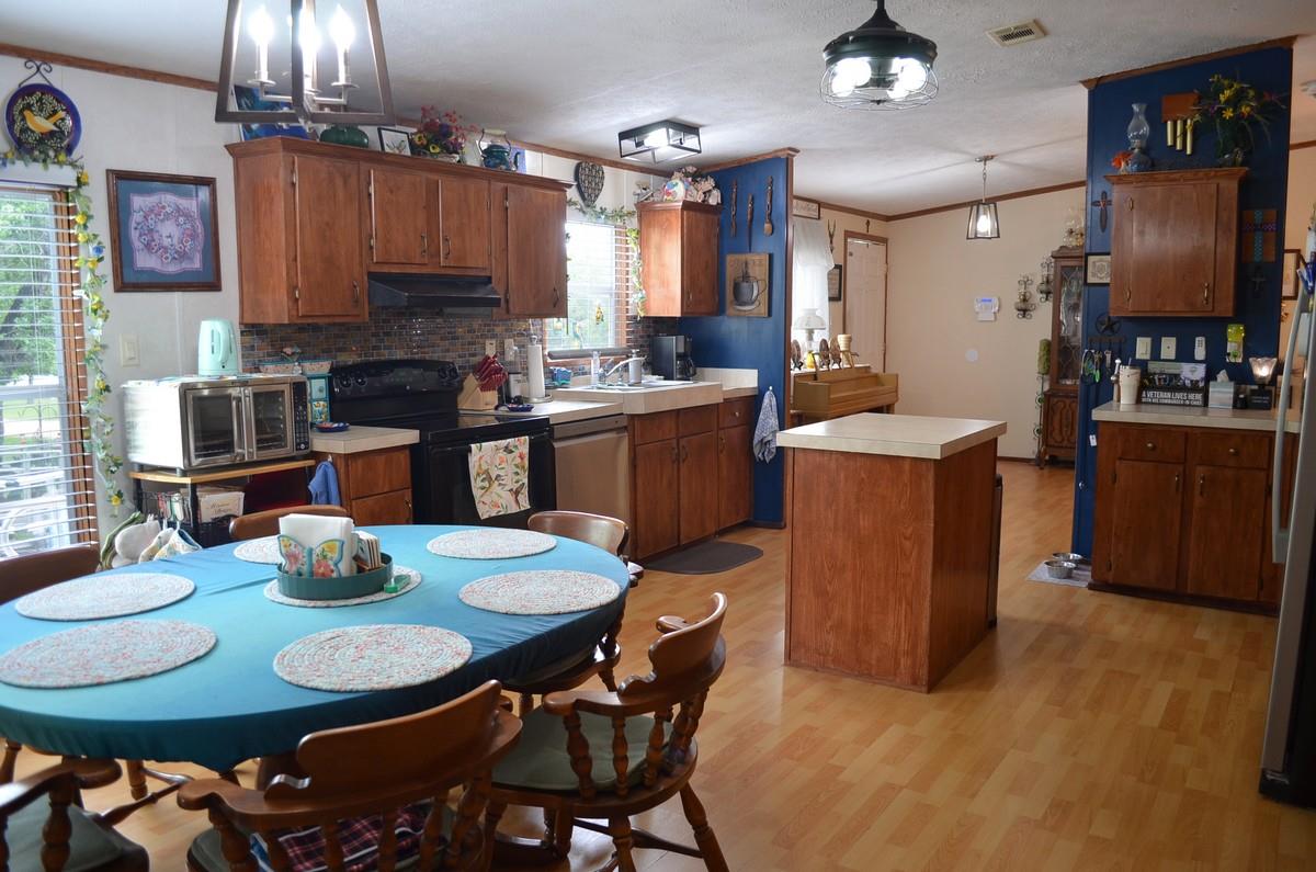 218 Texas Oak DR — photo 4