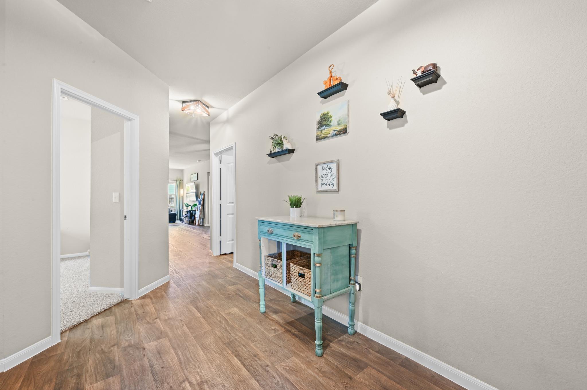 227 Hess DR — photo 3