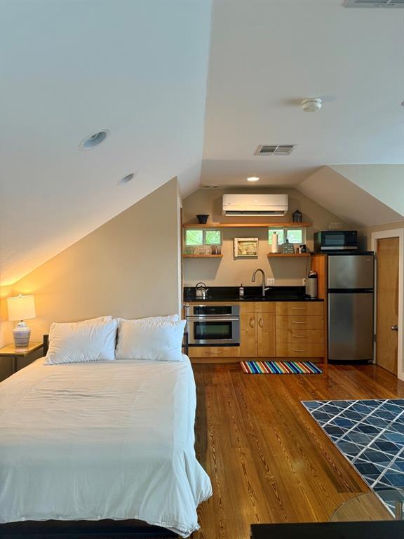 4517 Shoalwood Ave #B — photo 3