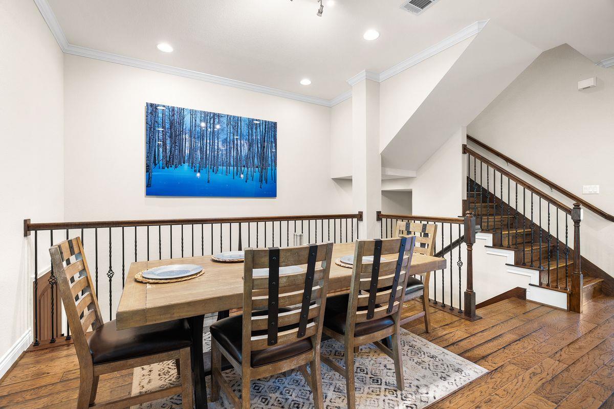 1116 Highknoll LN — photo 4