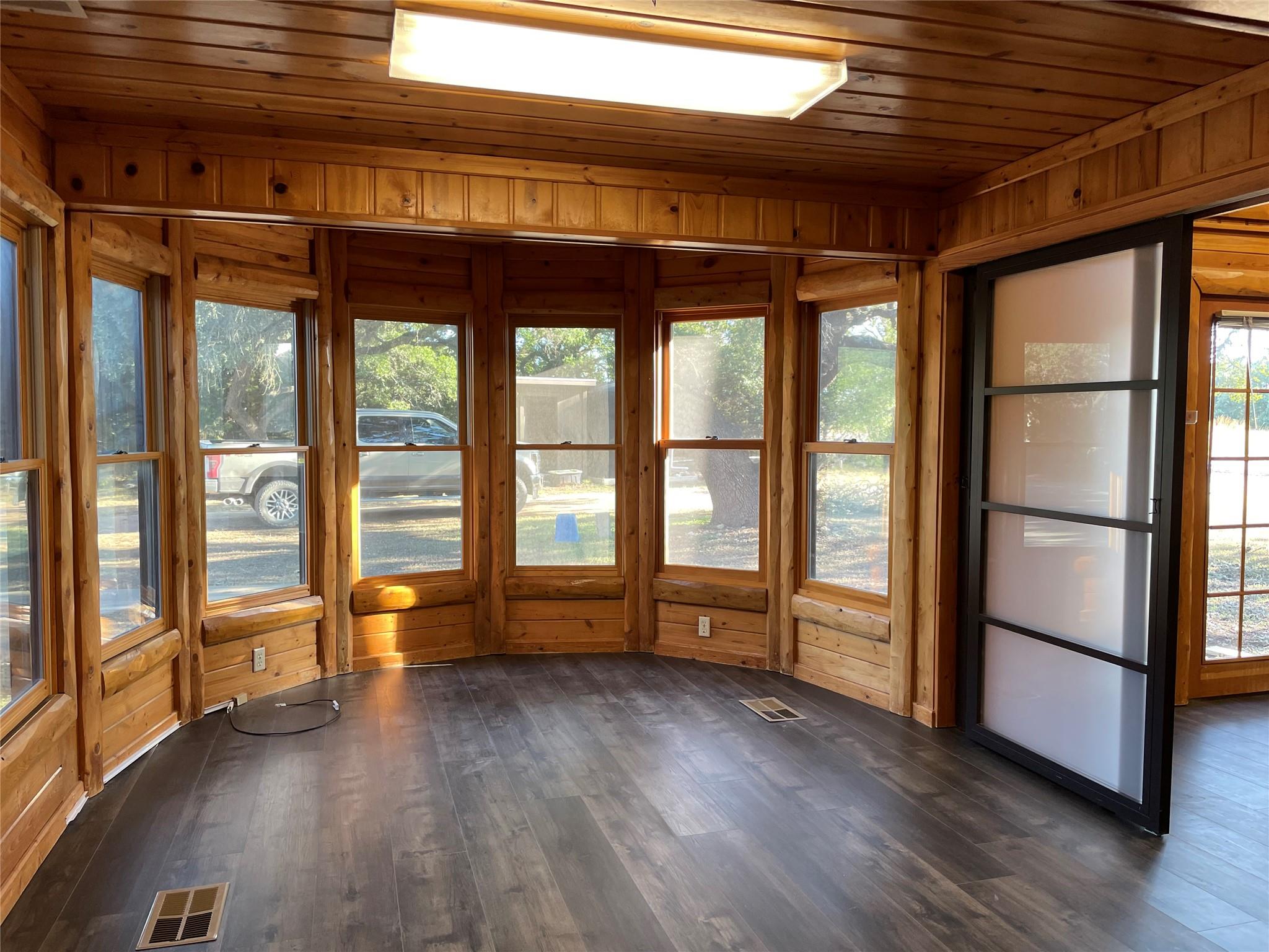 4225 Highway 290 — photo 4