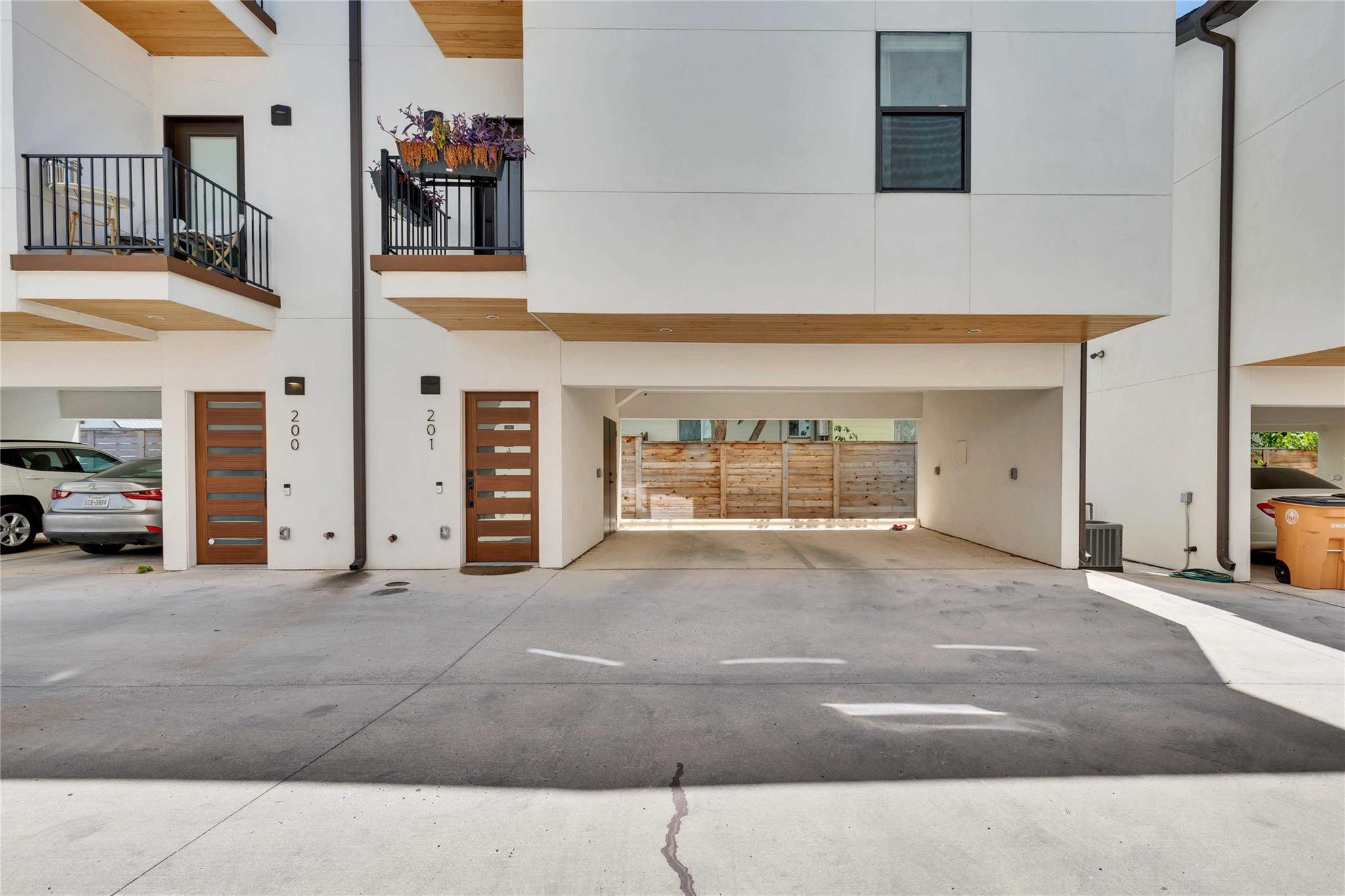1128 Chicon ST #201 — photo 3