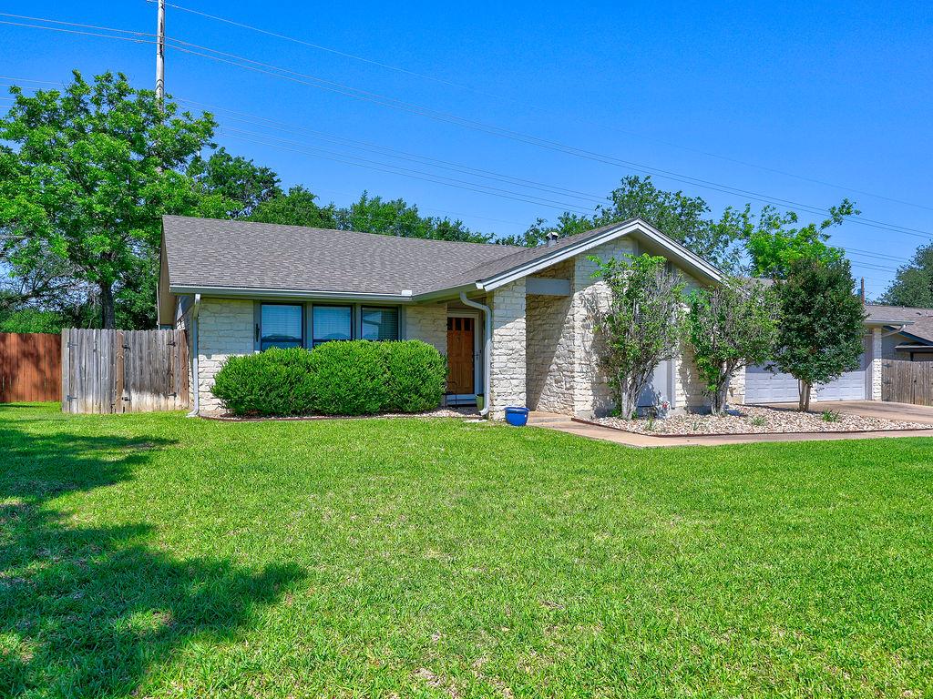 1002 Deep Wood DR — photo 5
