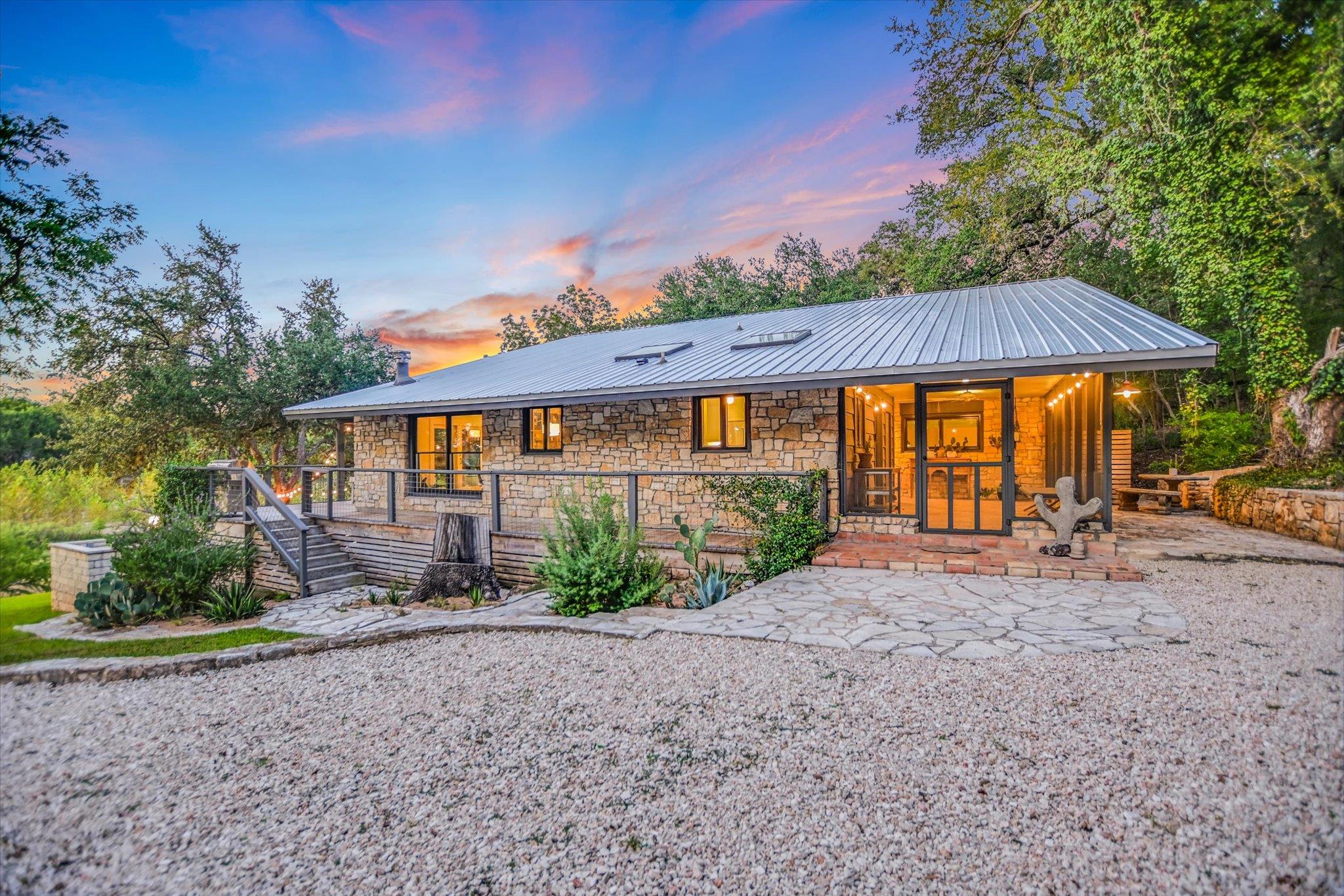 1121 Hidden Valley RD — photo 4