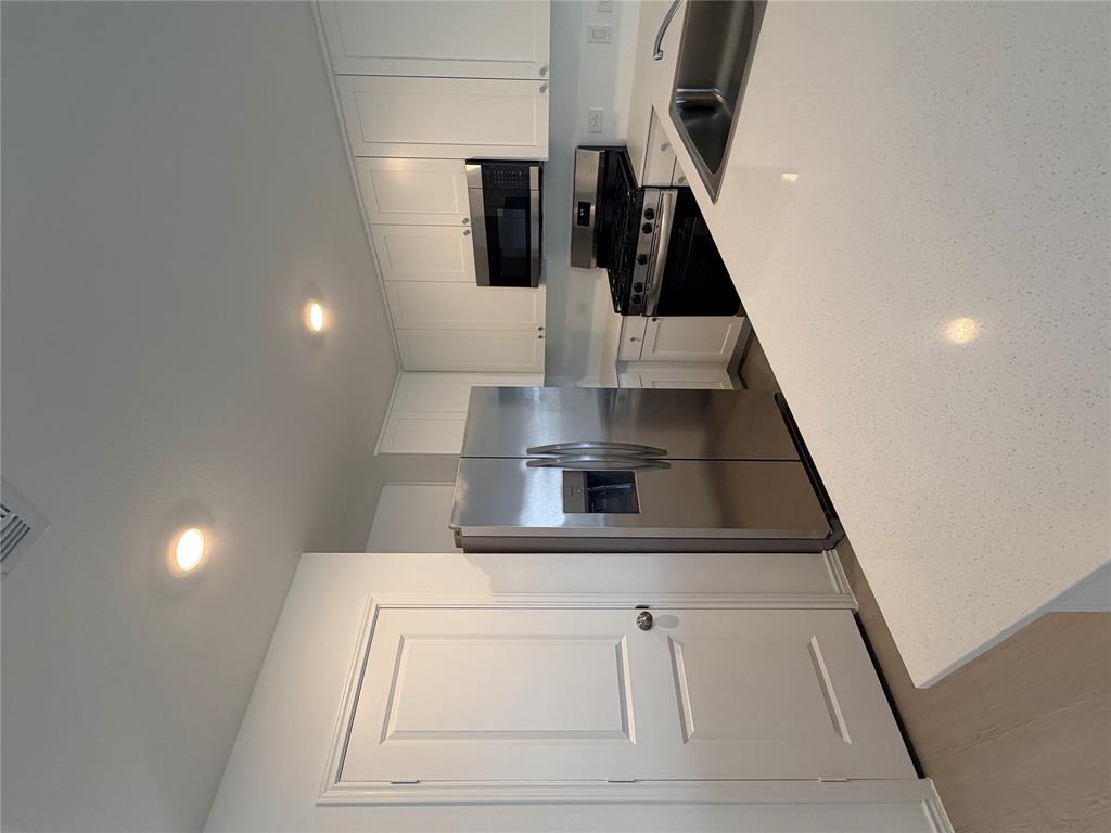 208 Skyfire ST — photo 3
