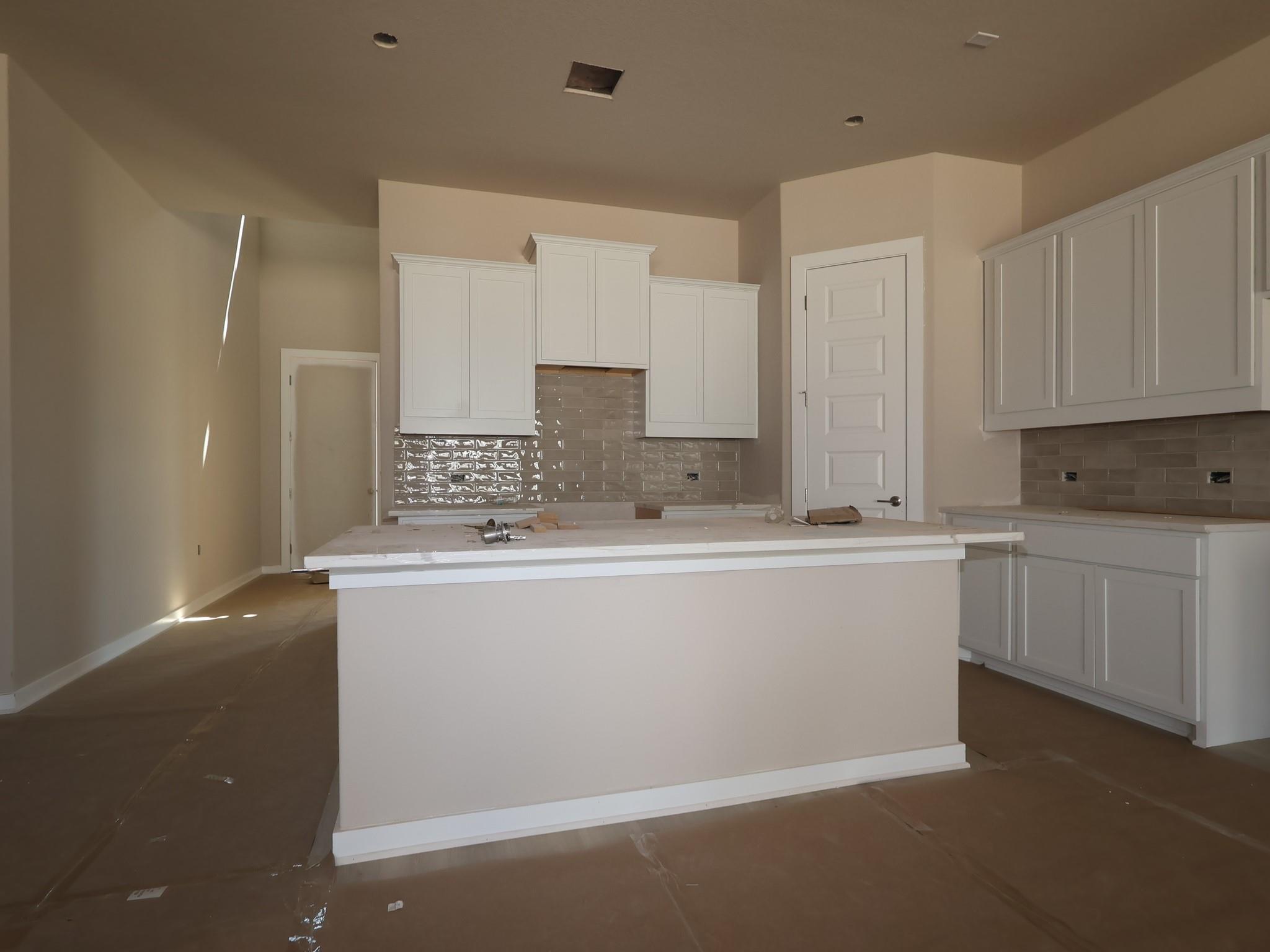 326 Callahan LOOP — photo 3