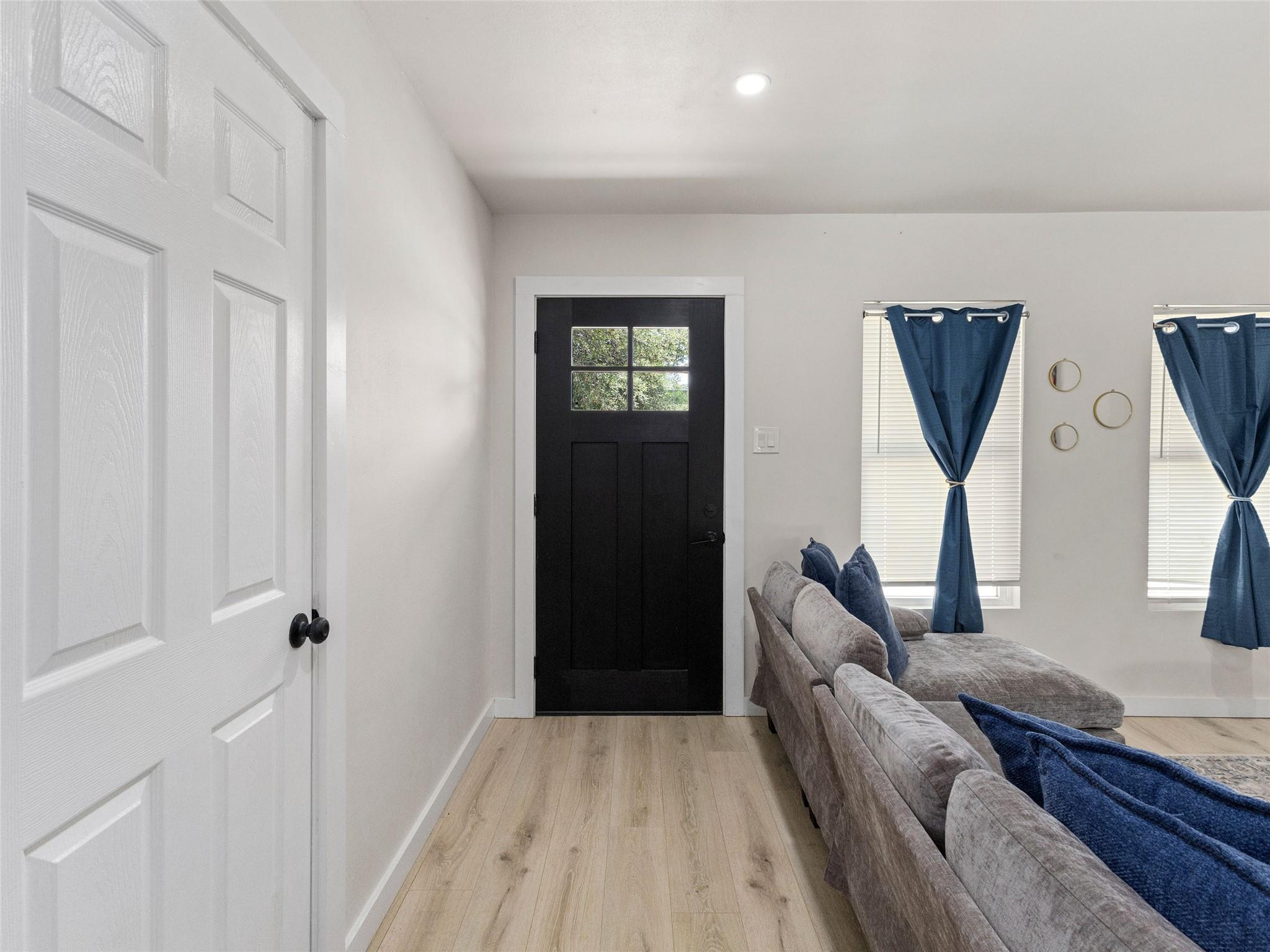 503 Pickwell DR — photo 3