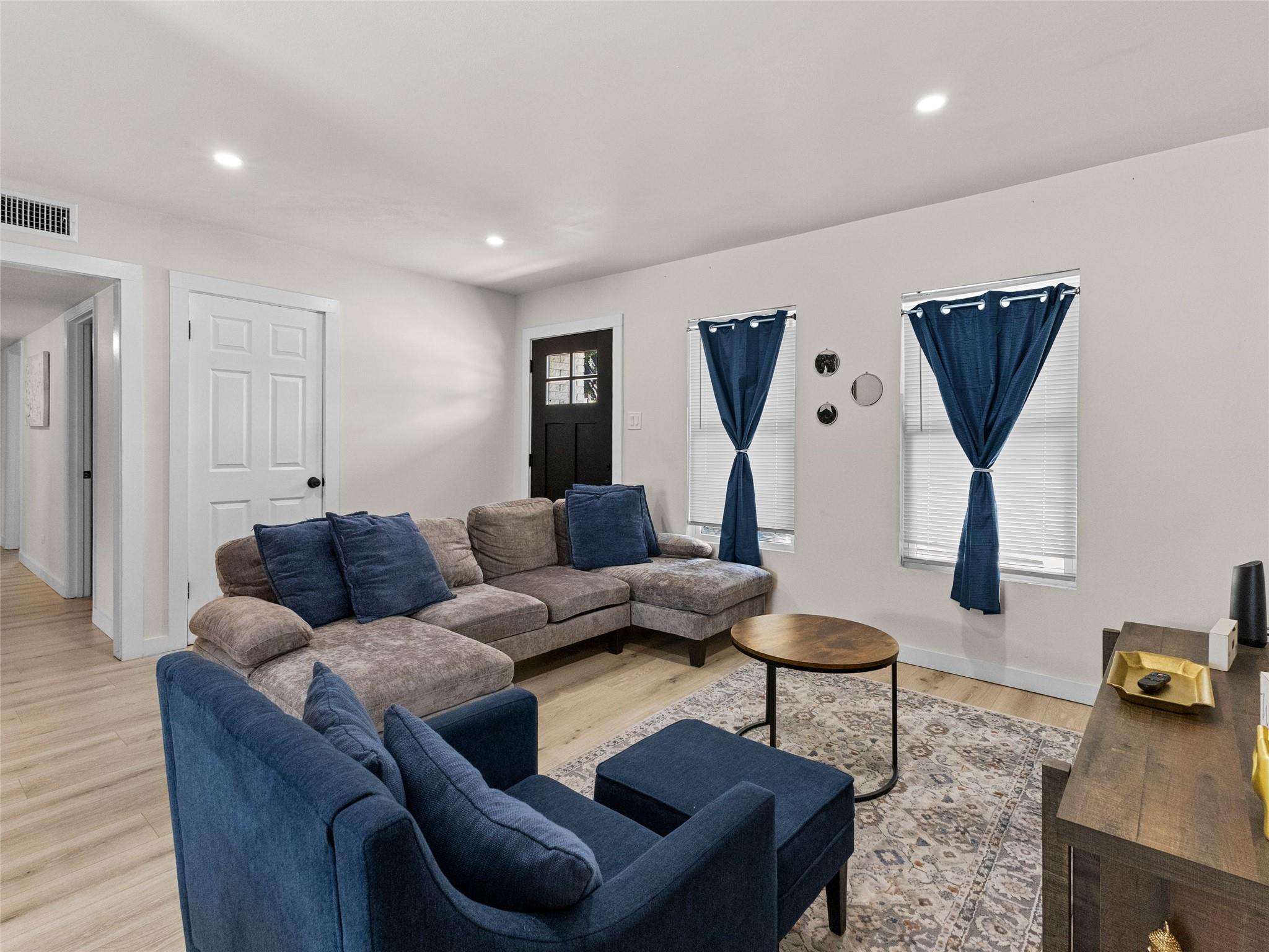 503 Pickwell DR — photo 5