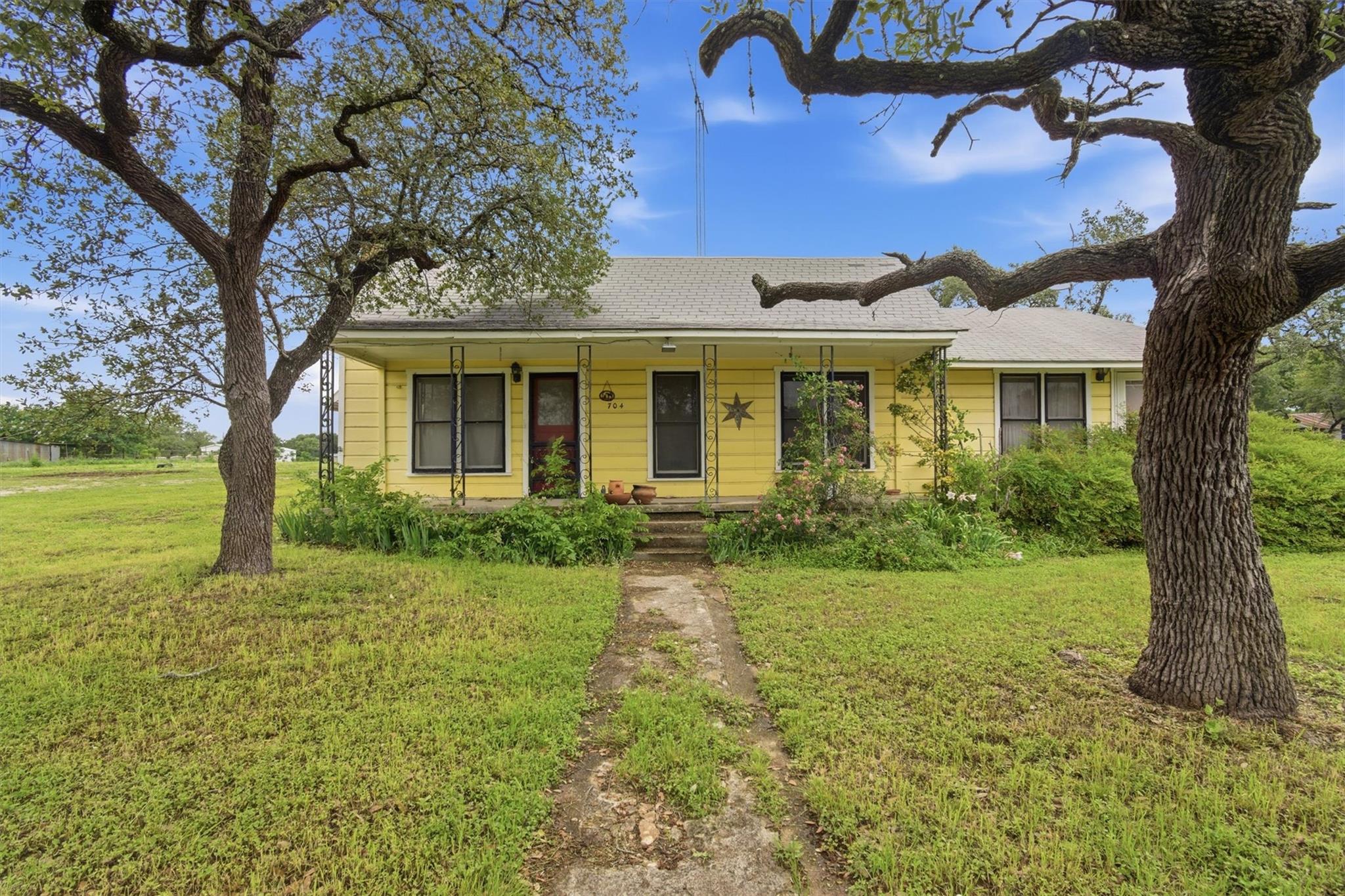 704 Fm 2657 — photo 3