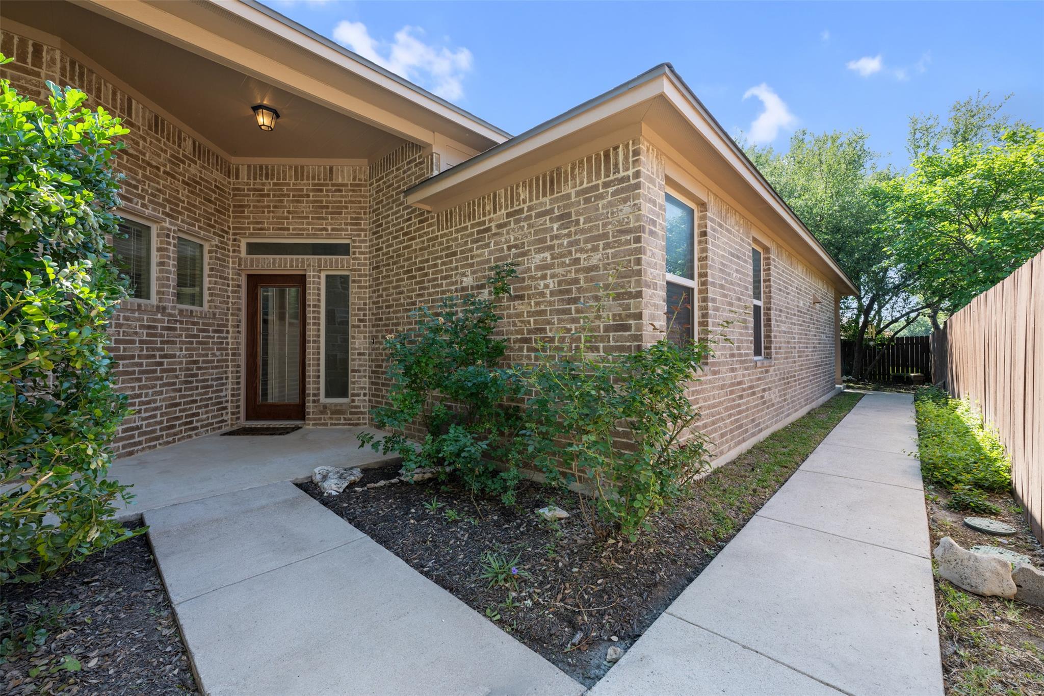 608 Algerita DR — photo 4
