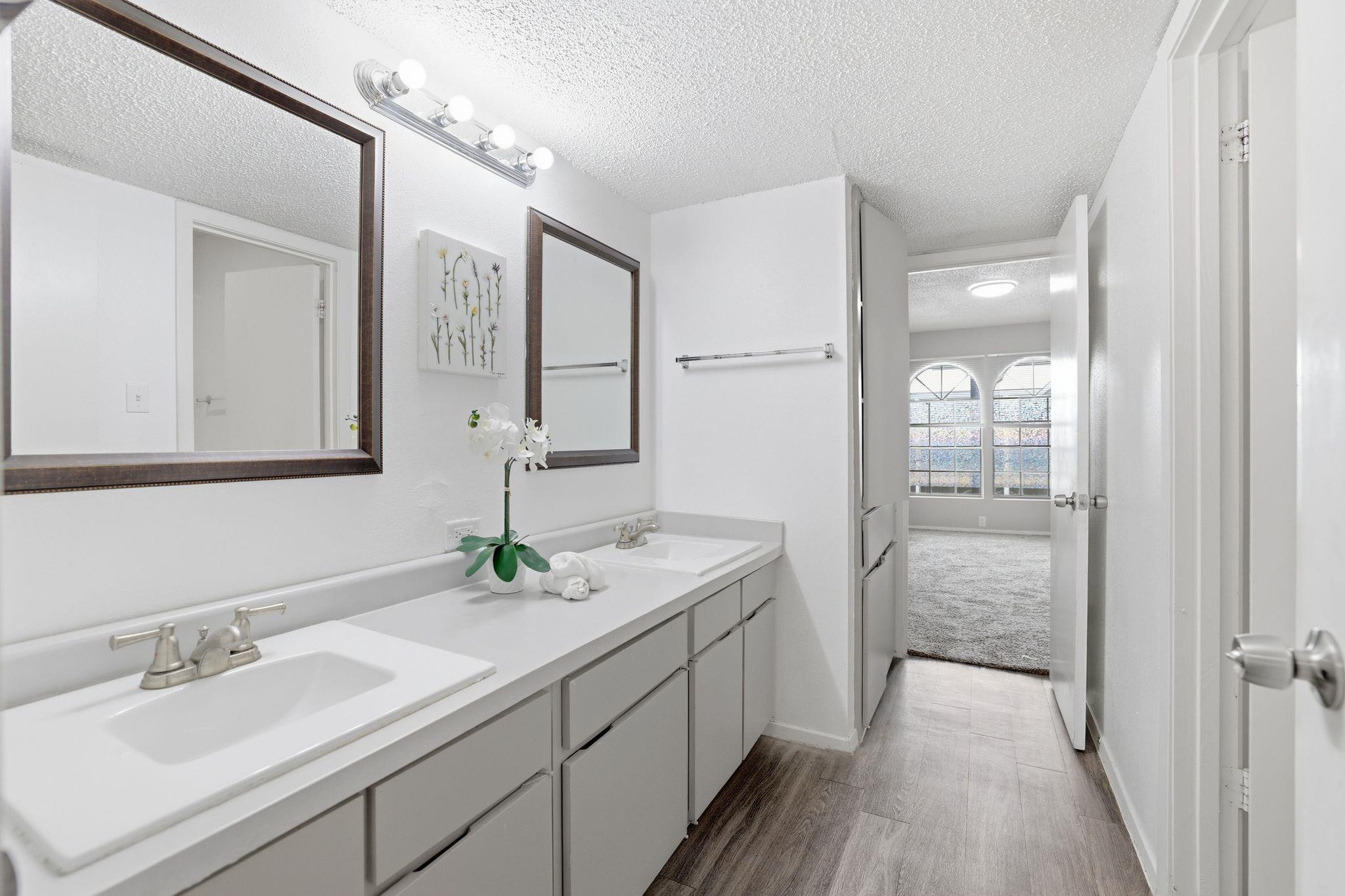 101 33rd ST #206 — photo 3