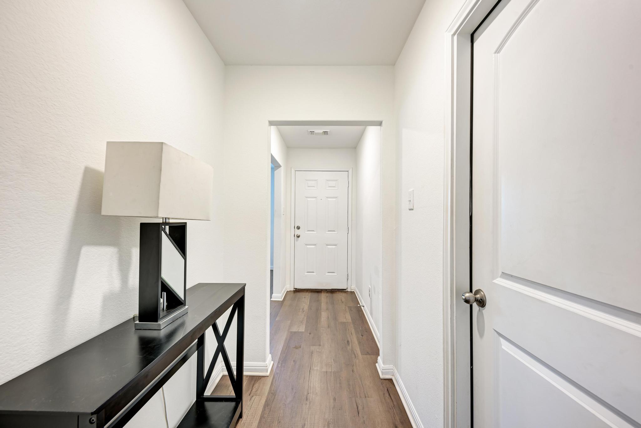 132 Maywood LN — photo 4