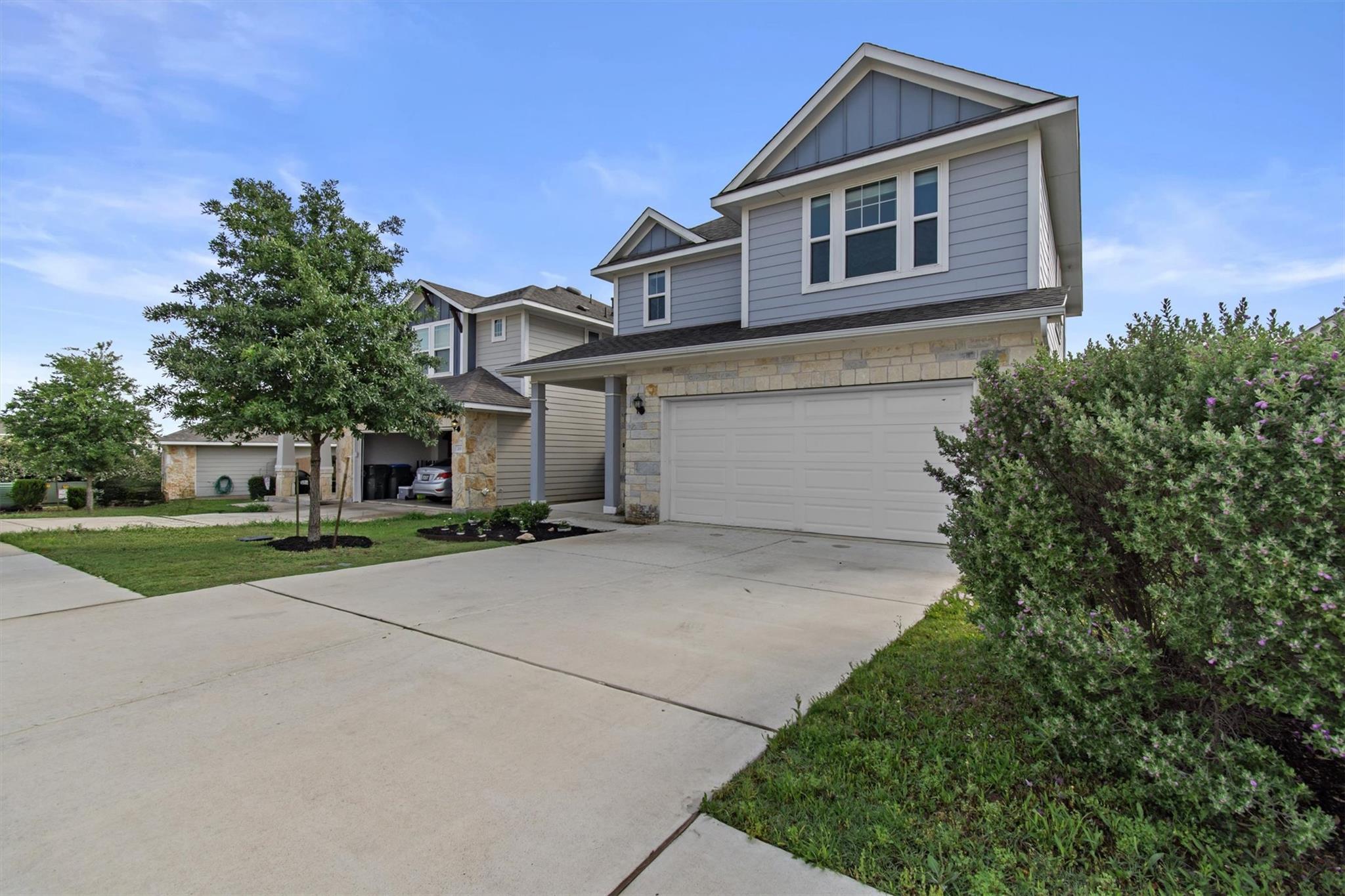124 Oakstone DR — photo 3