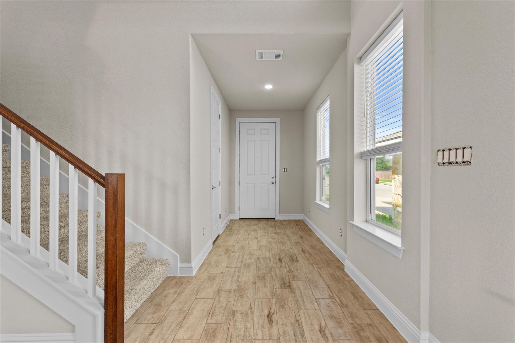 124 Oakstone DR — photo 5