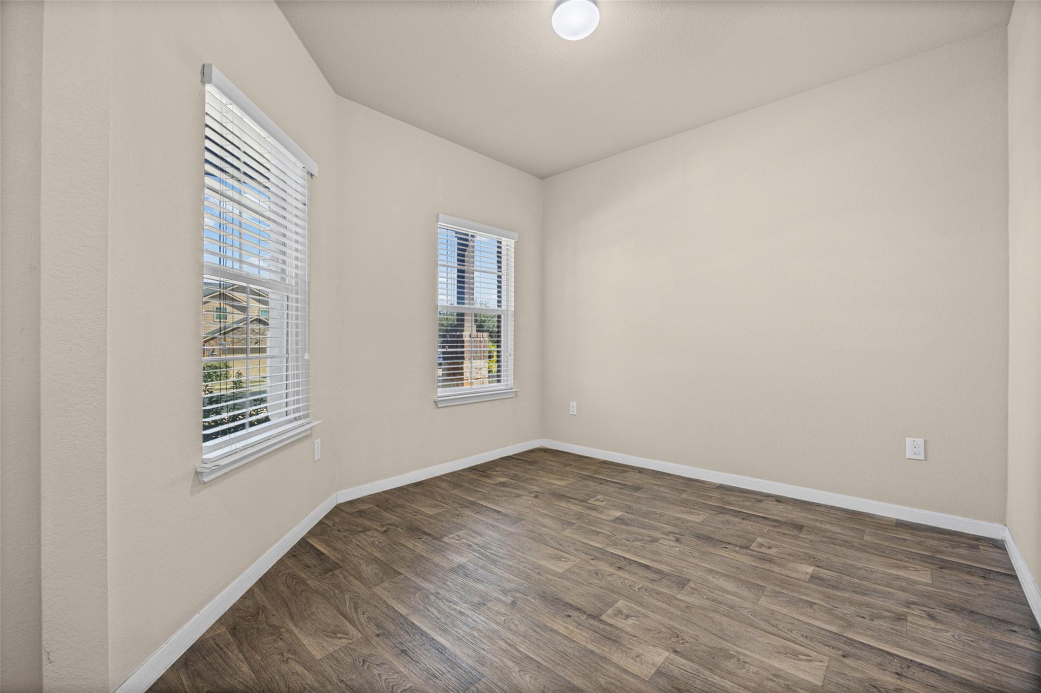 3201 Ortman DR — photo 4